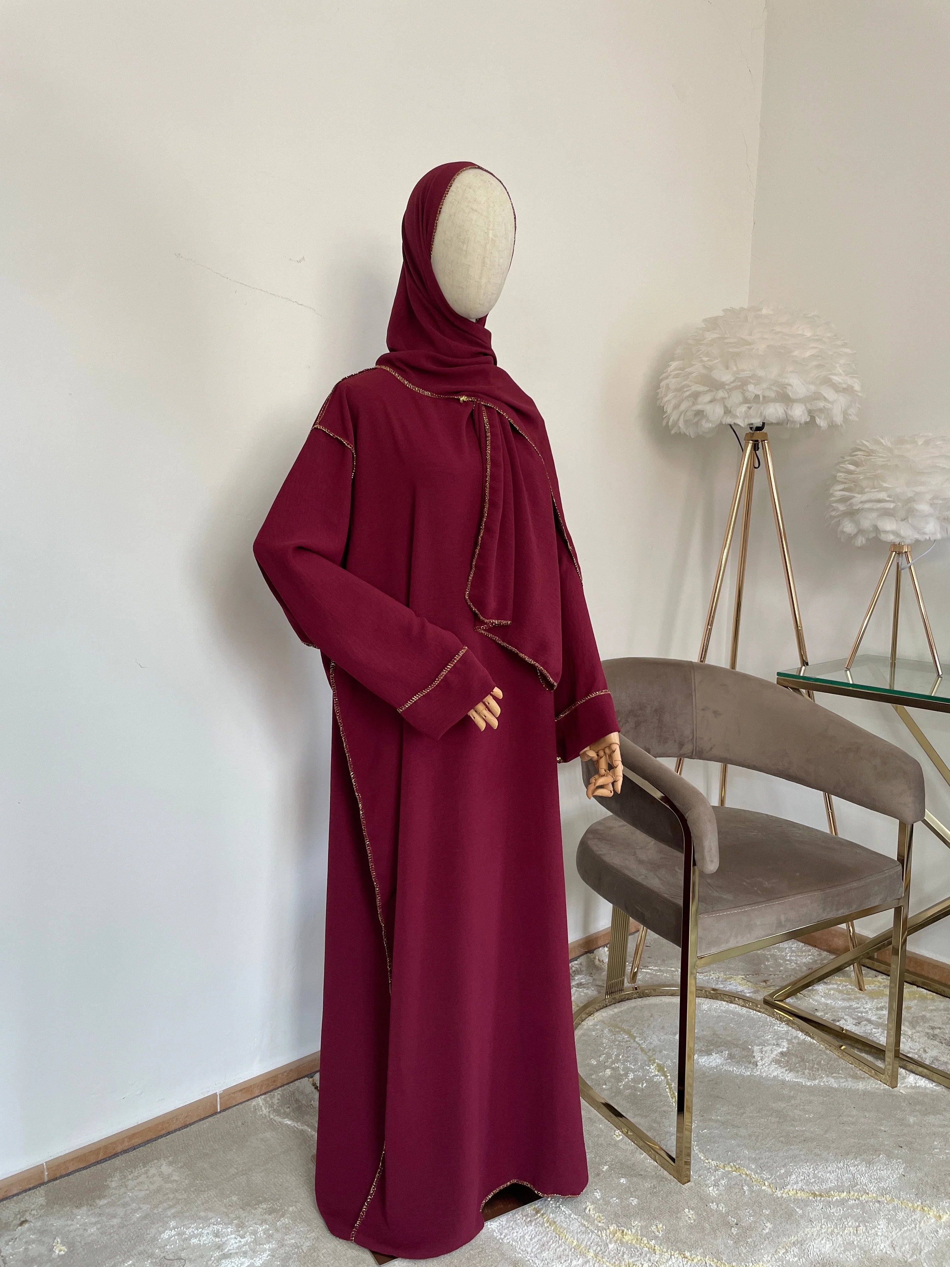 Abaya con Hijab Integrado de Tela Crepe – Elegante y Práctica - Image 11