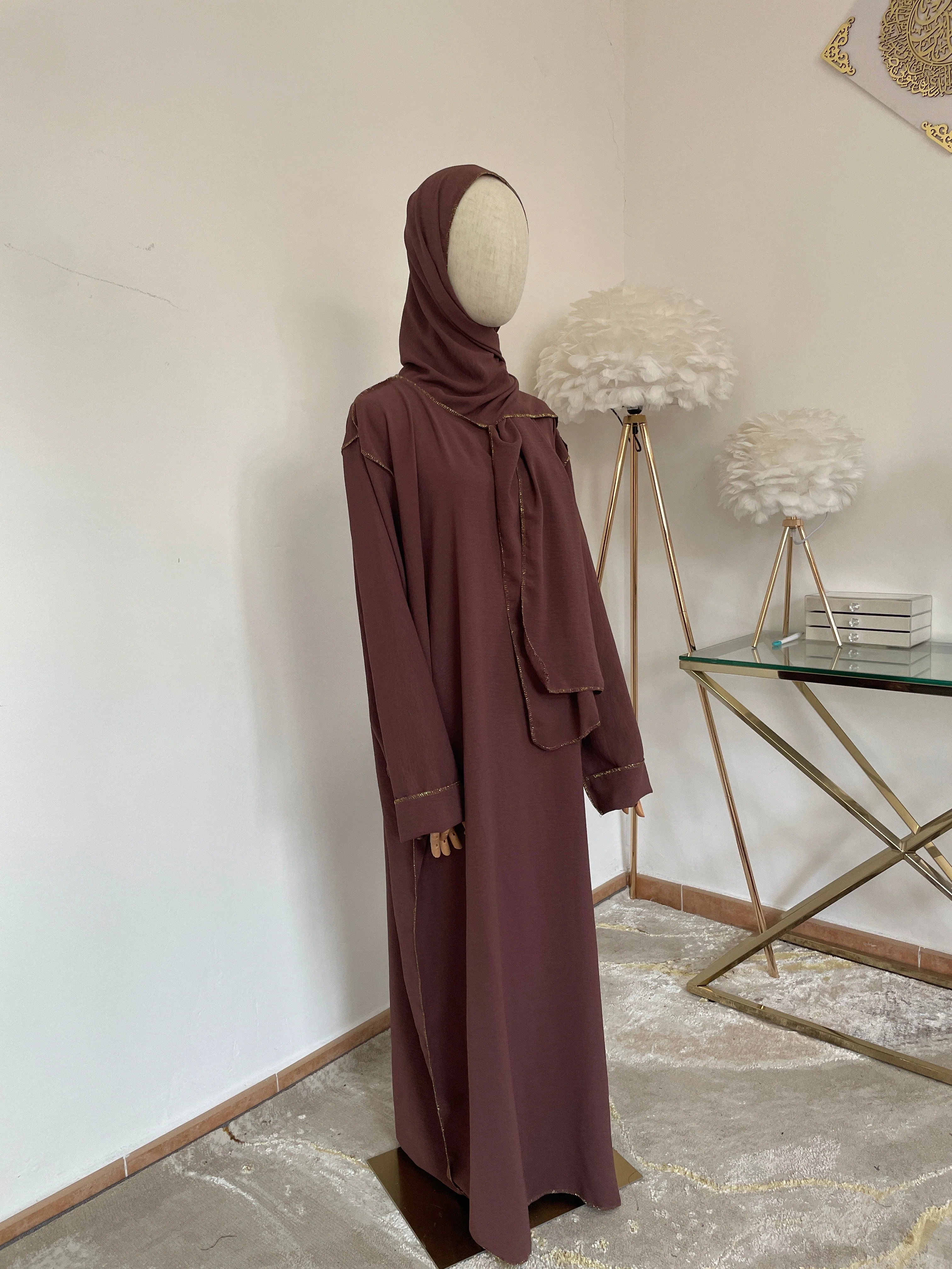 Abaya con Hijab Integrado de Tela Crepe – Elegante y Práctica - Image 19