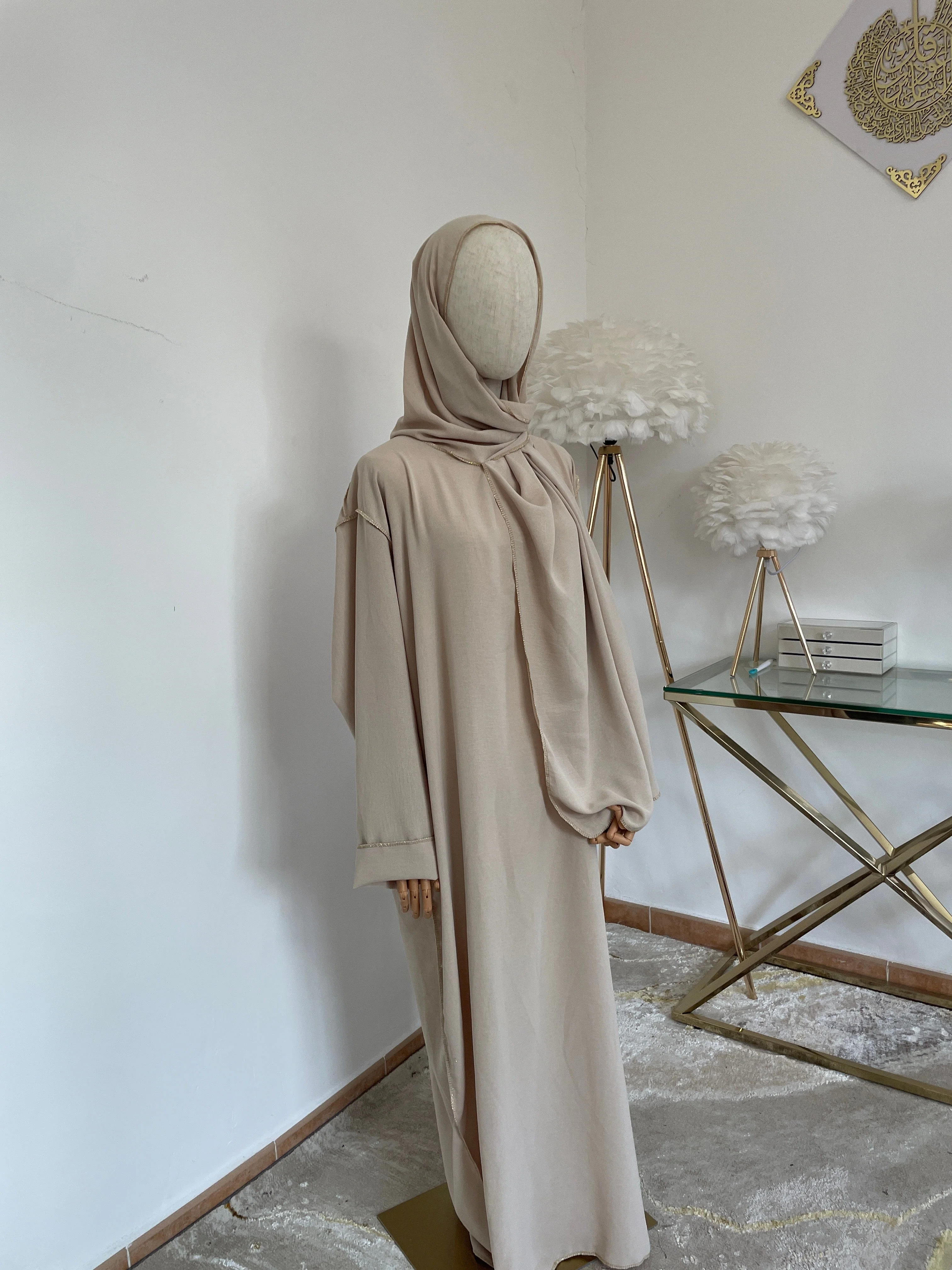Abaya con Hijab Integrado de Tela Crepe – Elegante y Práctica - Image 21