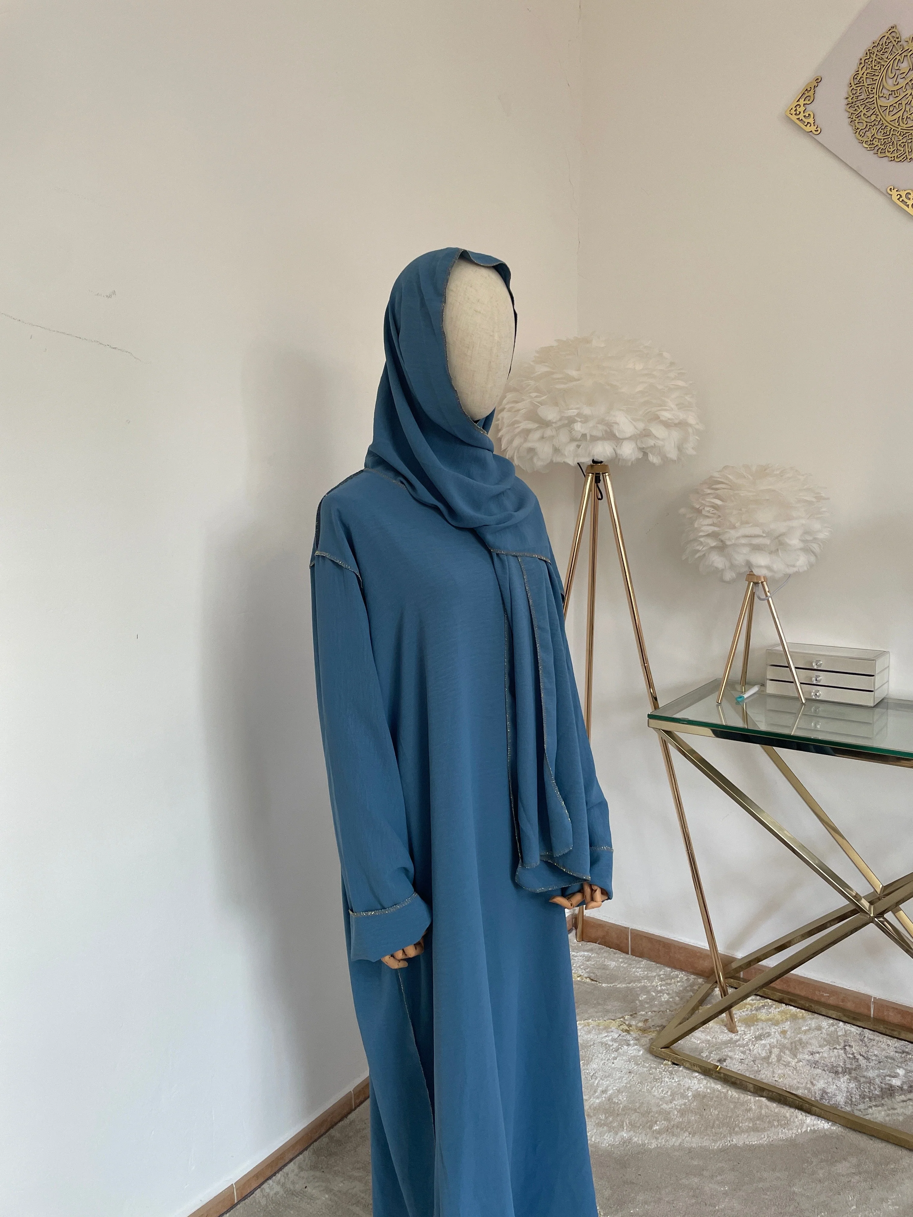Abaya con Hijab Integrado de Tela Crepe – Elegante y Práctica - Image 23