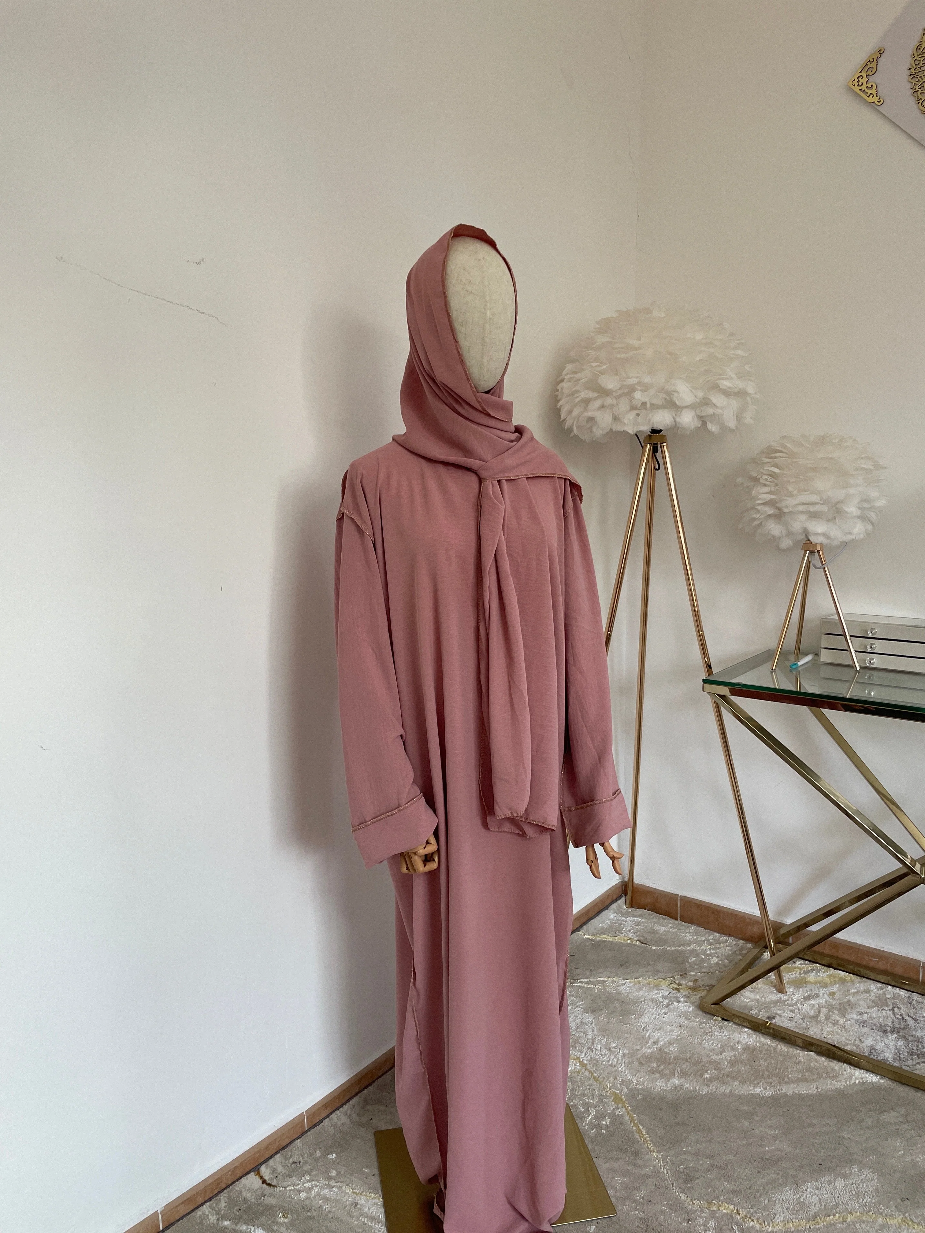 Abaya con Hijab Integrado de Tela Crepe – Elegante y Práctica - Image 25