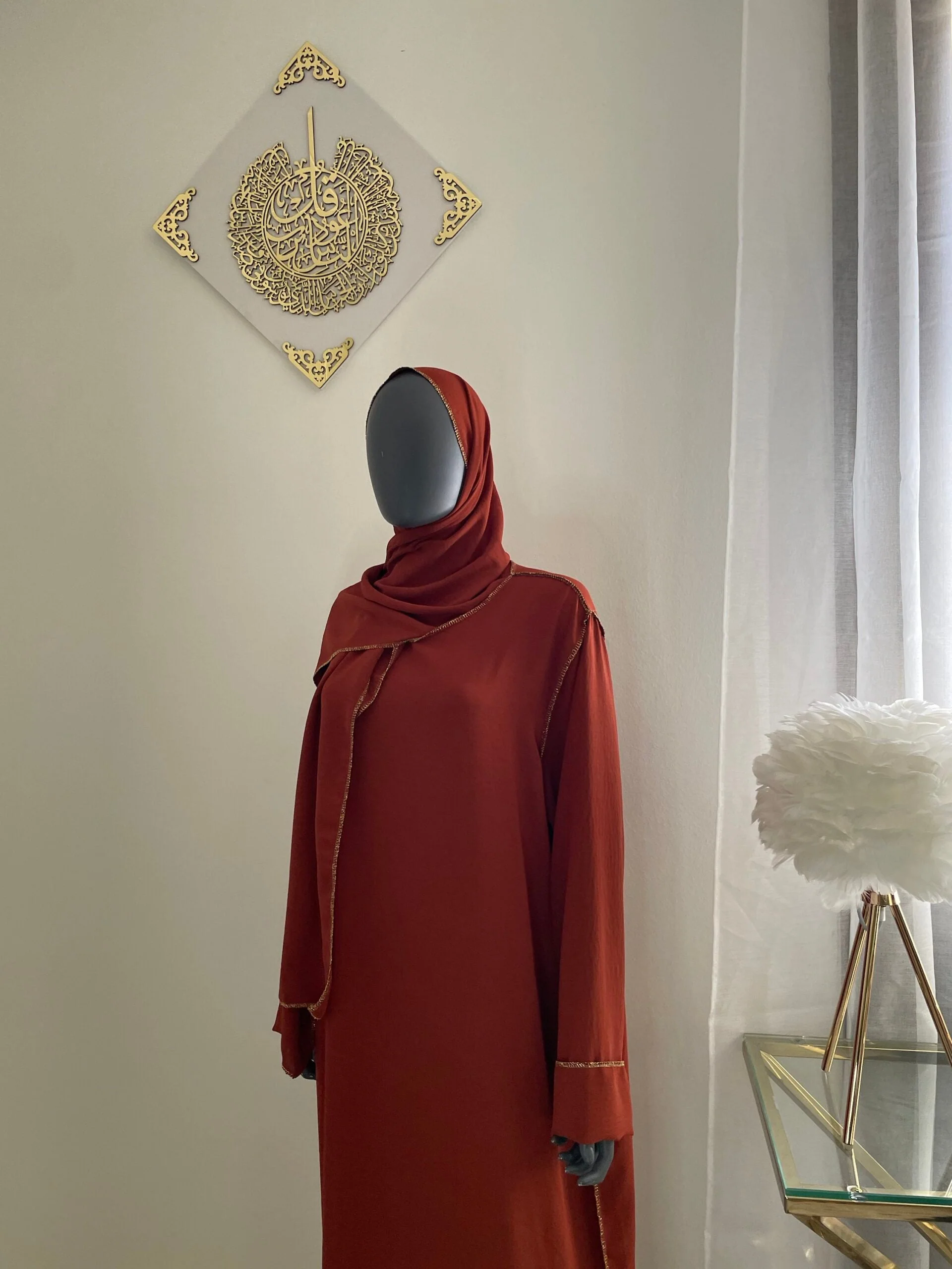 Abaya con Hijab Integrado de Tela Crepe – Elegante y Práctica - Image 8