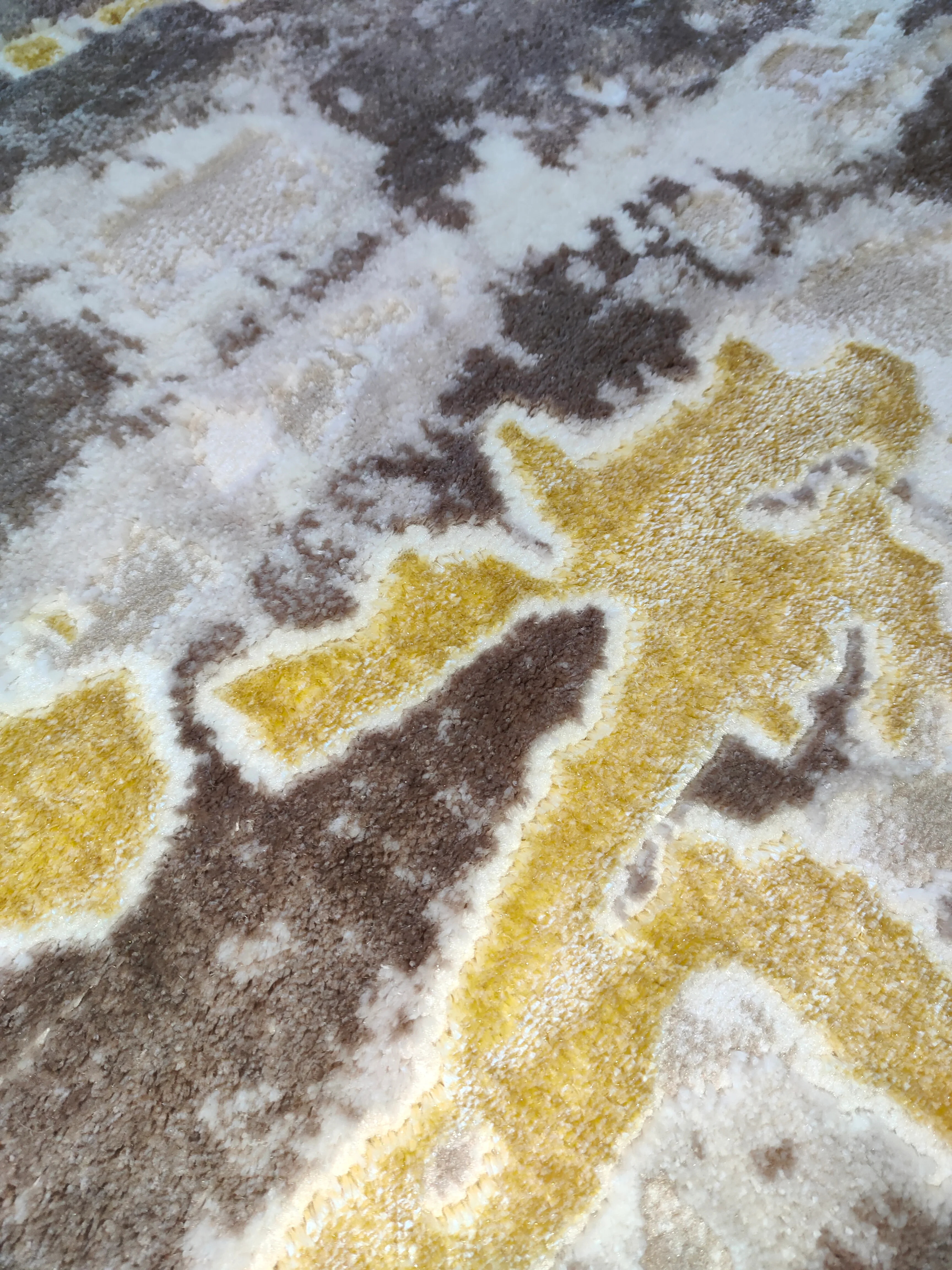 Alfombra Diseño Mármol Marrón con Detalles Dorados – Decoración Sofisticada y Cálida - Image 4