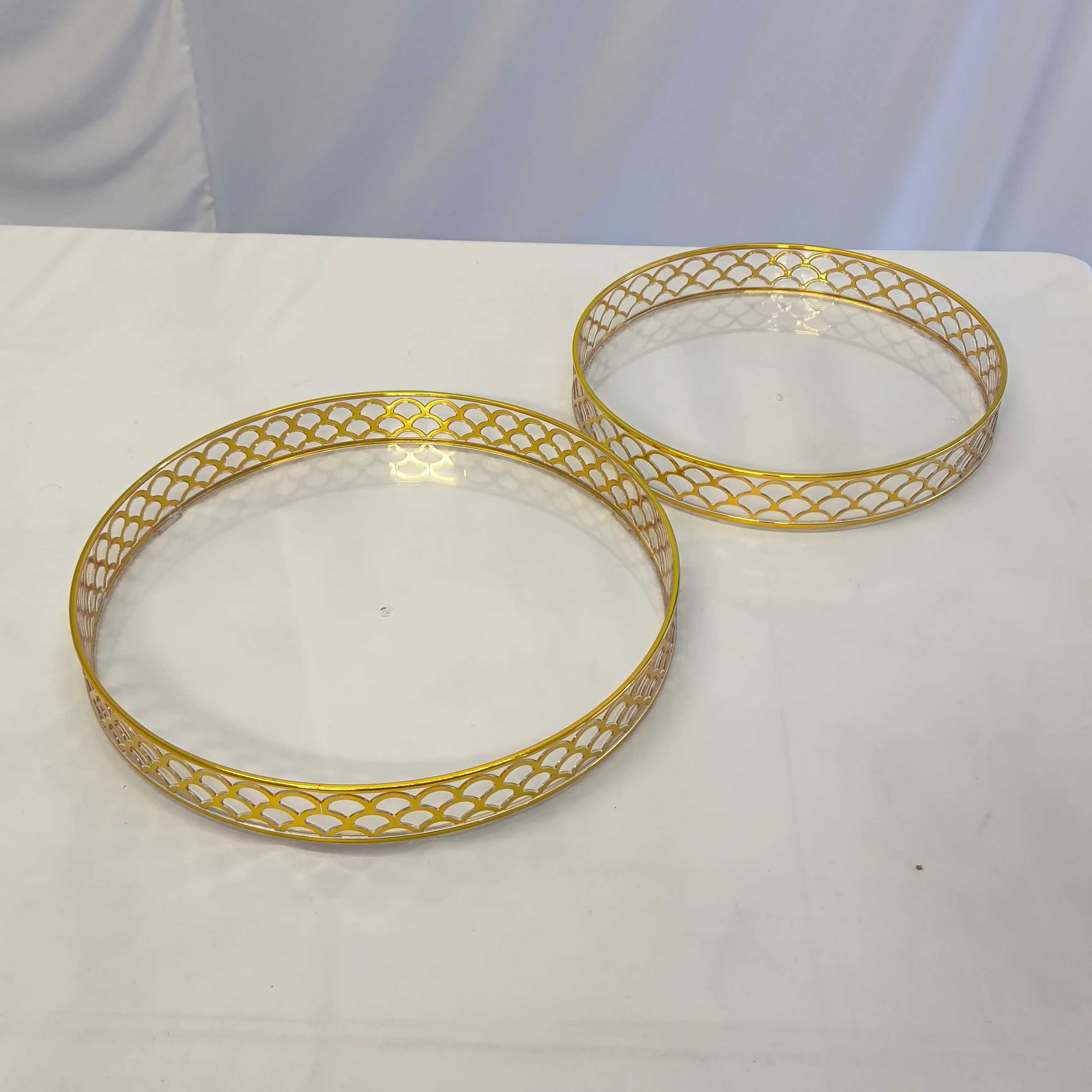Set de 2 Charolas Decorativas Redondas en Dorado – Bandejas Elegantes para Mesa y Decoración - Image 4