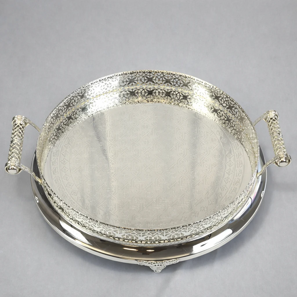 ✨ Bandeja Redonda Decorativa de Lujo en Acabado Plateado con Detalles Ornamentales ✨ - Image 2