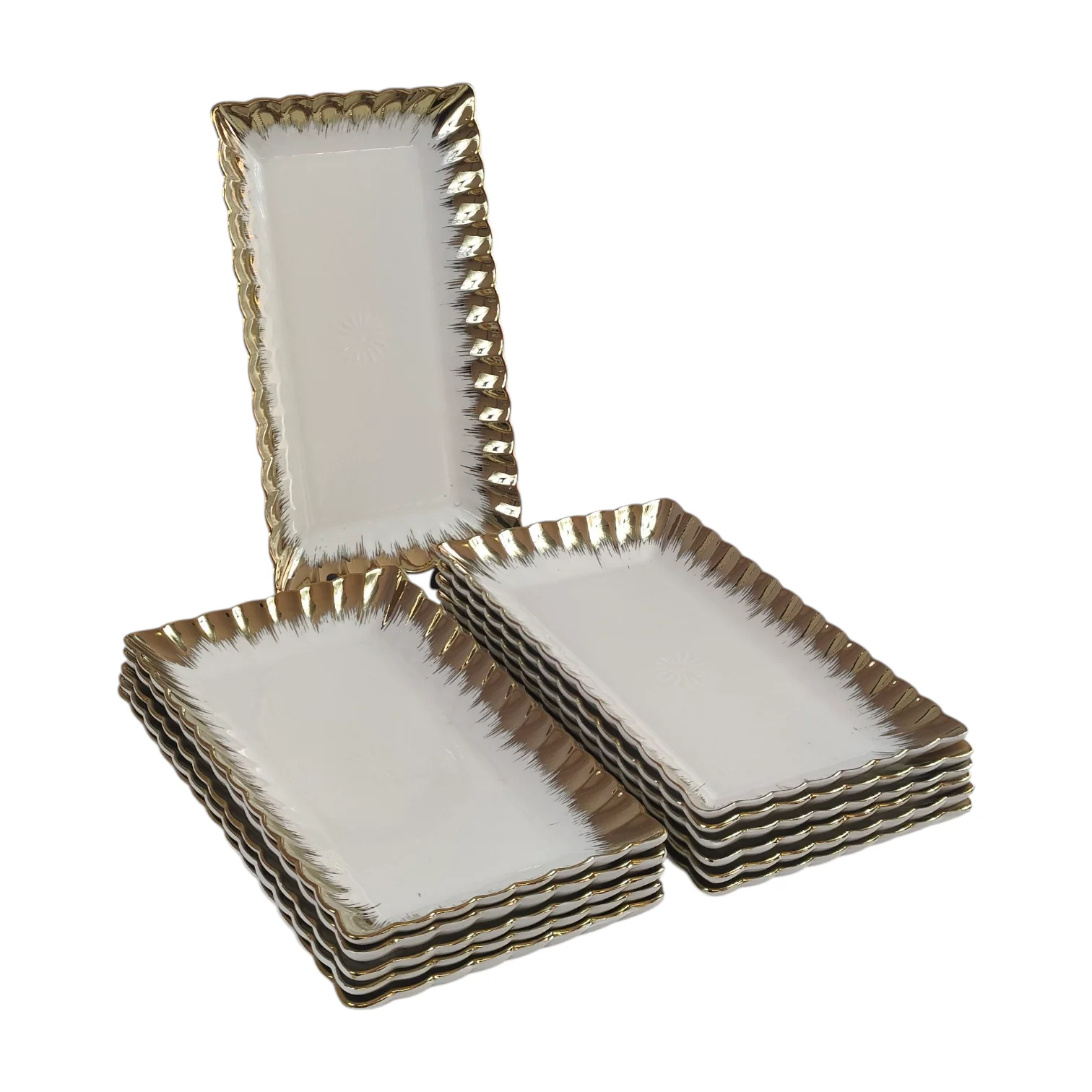 Set de 12 Bandejas Rectangulares de Porcelana Blanca con Borde Dorado 25,8cm x 15cm ✨🍰 - Image 2