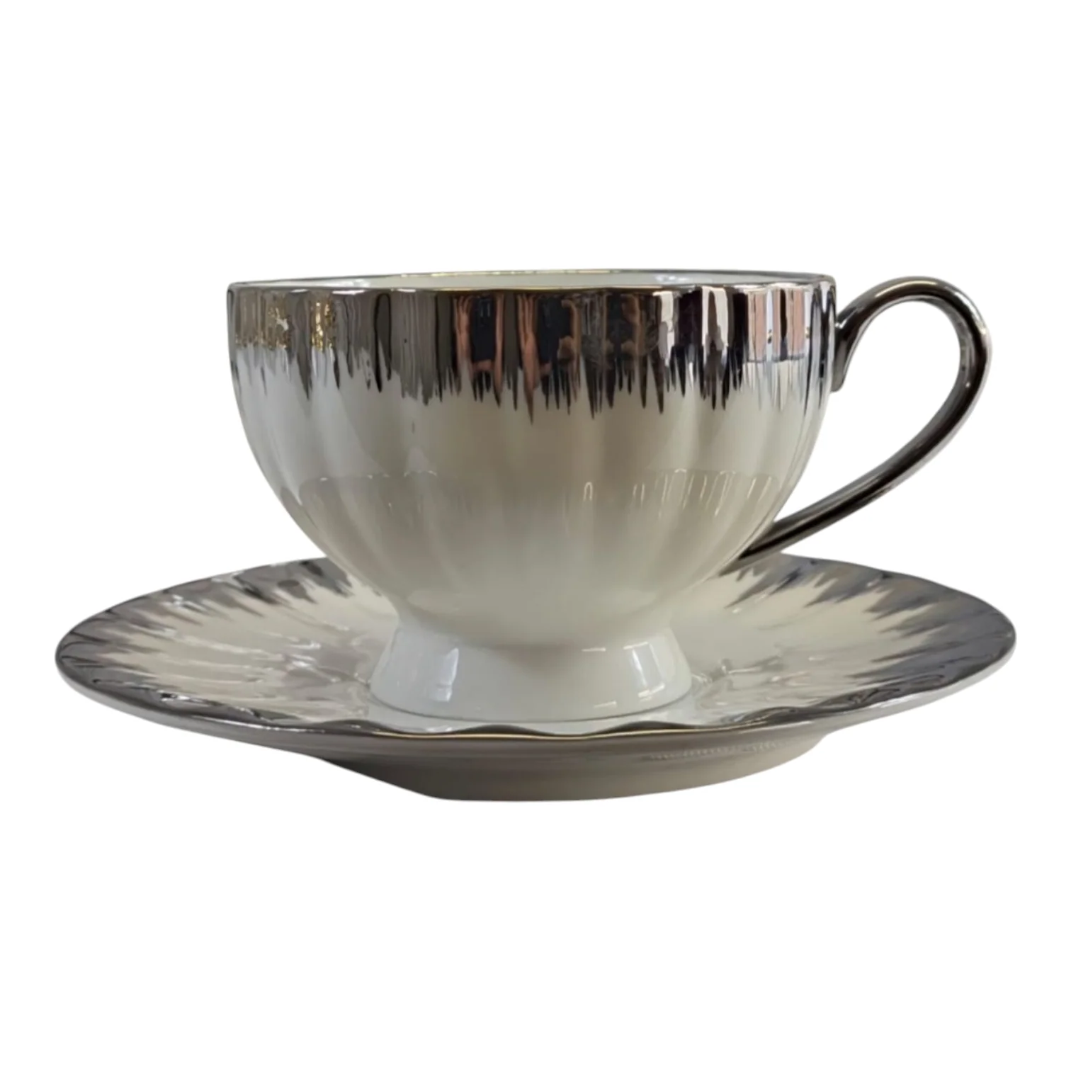 Set de Té de Porcelana Blanca con Detalles Plateados ✨🍵 Incluye Tetera y 6 Tazas con Platos - Image 3