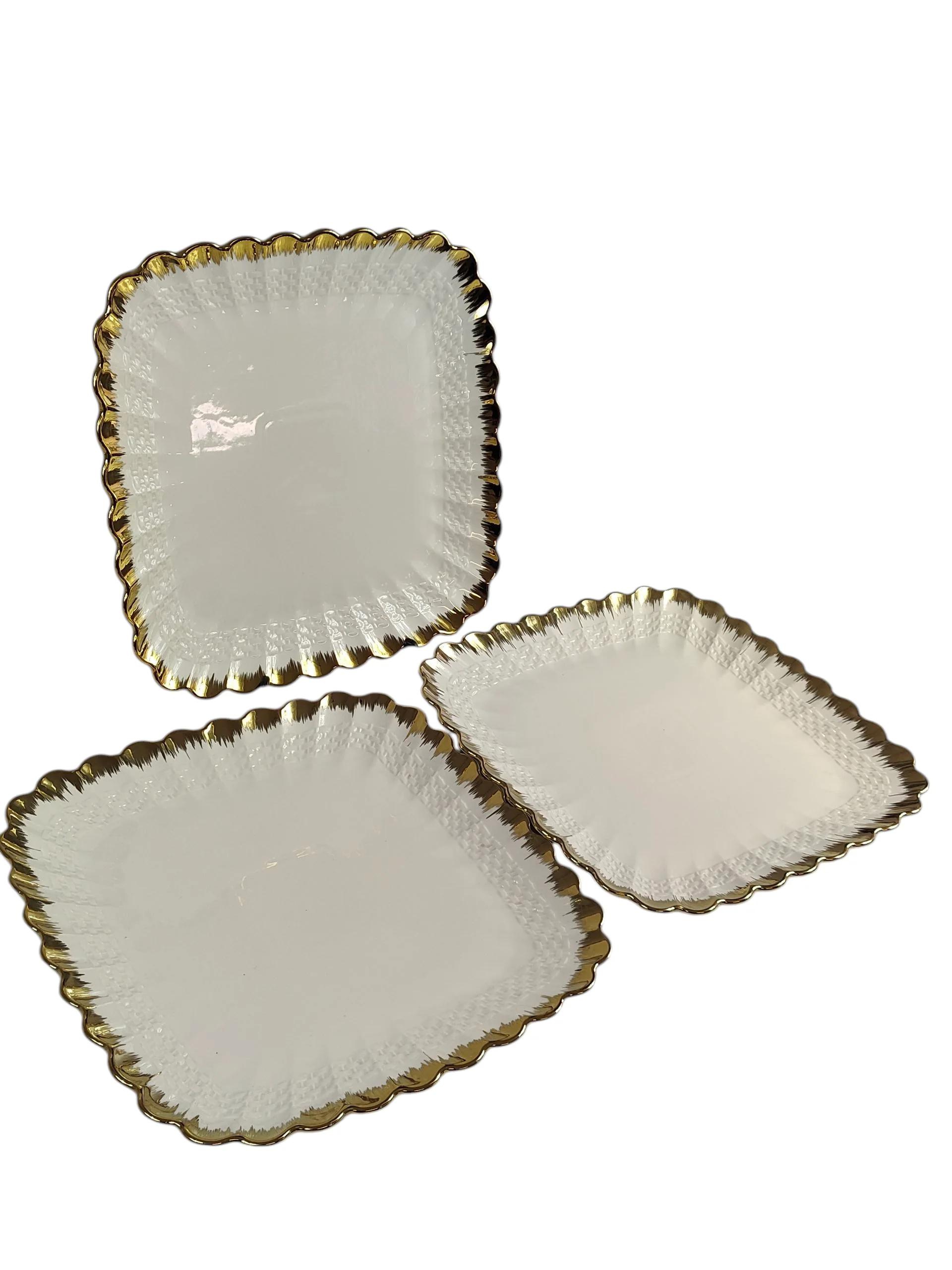 🟨 Set de 3 Bandejas Cuadradas de Cristal con Borde Dorado 34,5cm x 34,5cm– Elegancia y Estilo para Servir - Image 2