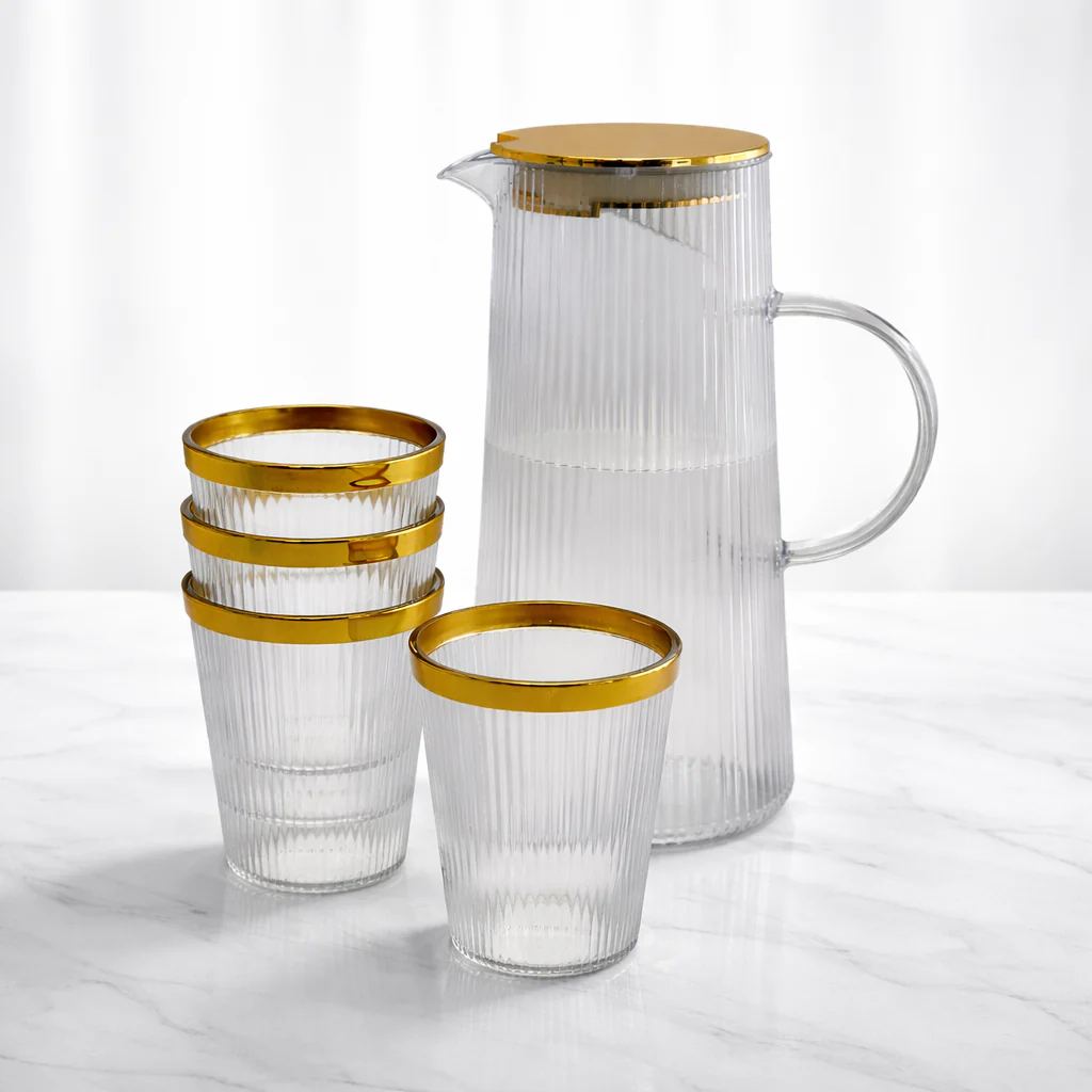 🥂 Set de Jarra con 4 Vasos de Plástico Transparente con Borde Dorado — Estilo y Comodidad ✨ - Image 2