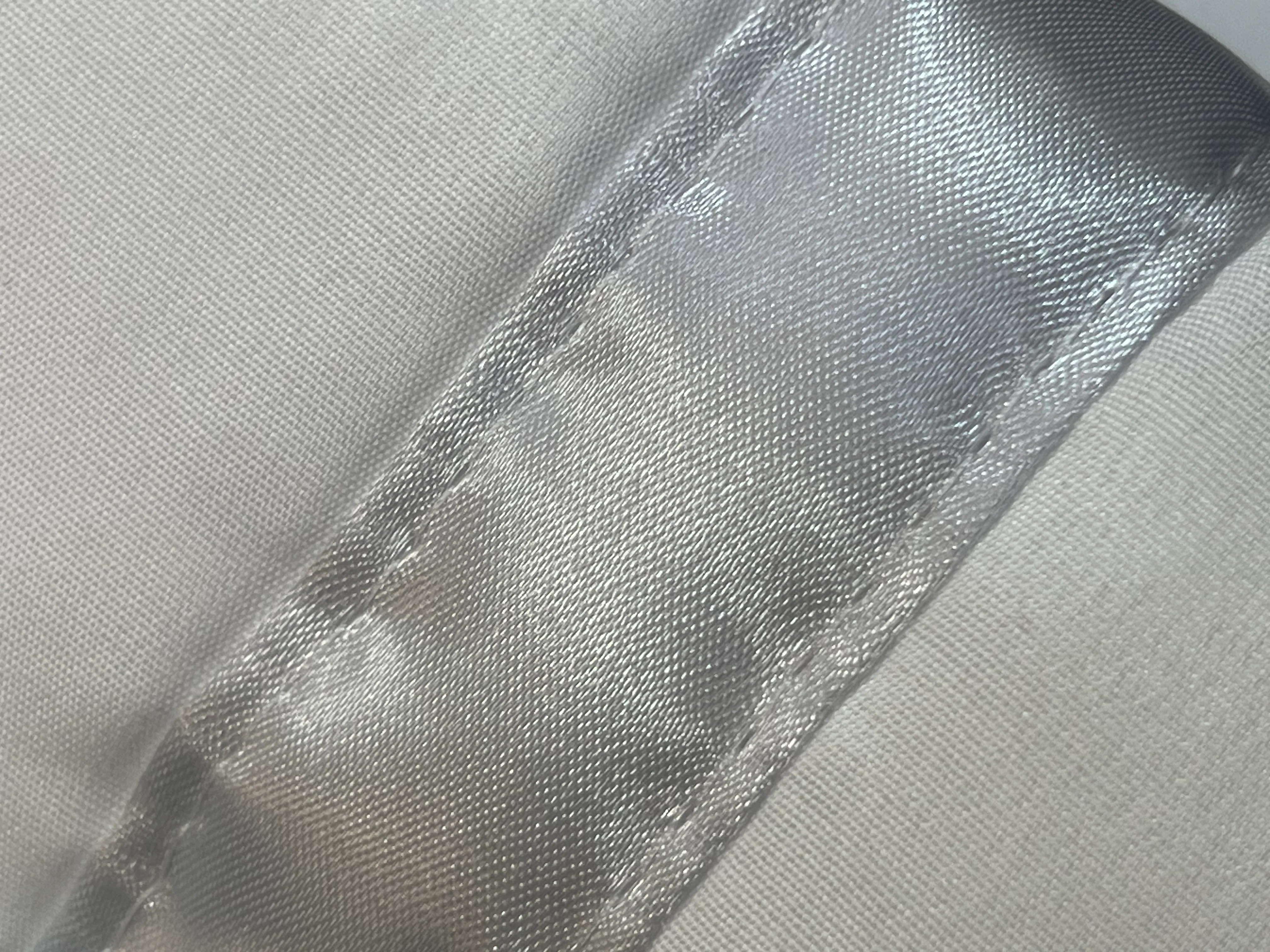 Colcha GOOLD Elegante – Conjunto Decorativo con Dos Almohadas, 250 x 260 cm - COLOR BLANCO CON DETALLES EN PLATA - Image 3