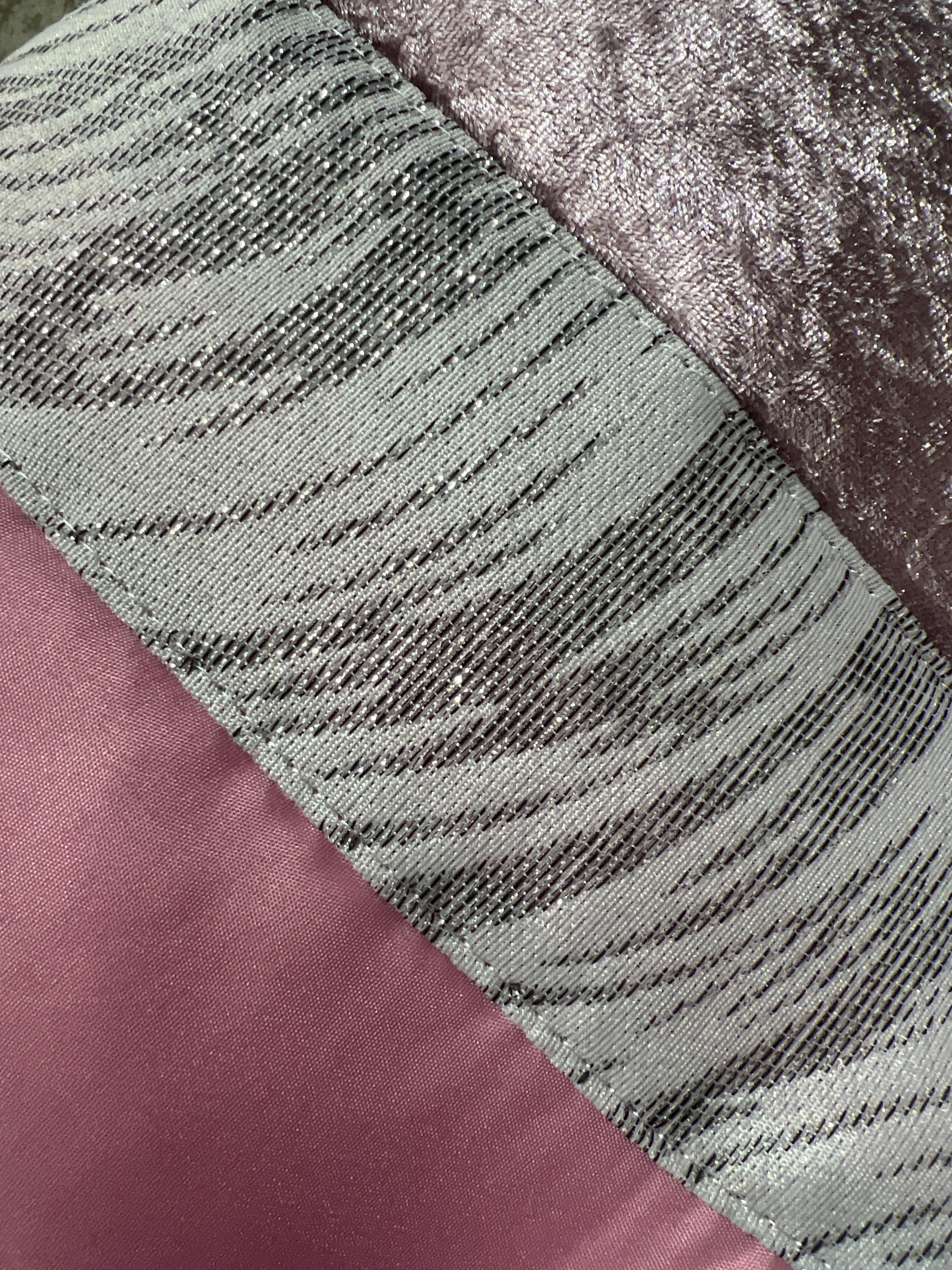 Colcha TROPICAL Elegante – Conjunto Decorativo con Tres Almohadas, 250 x 260 cm - COLOR ROSA - Image 2