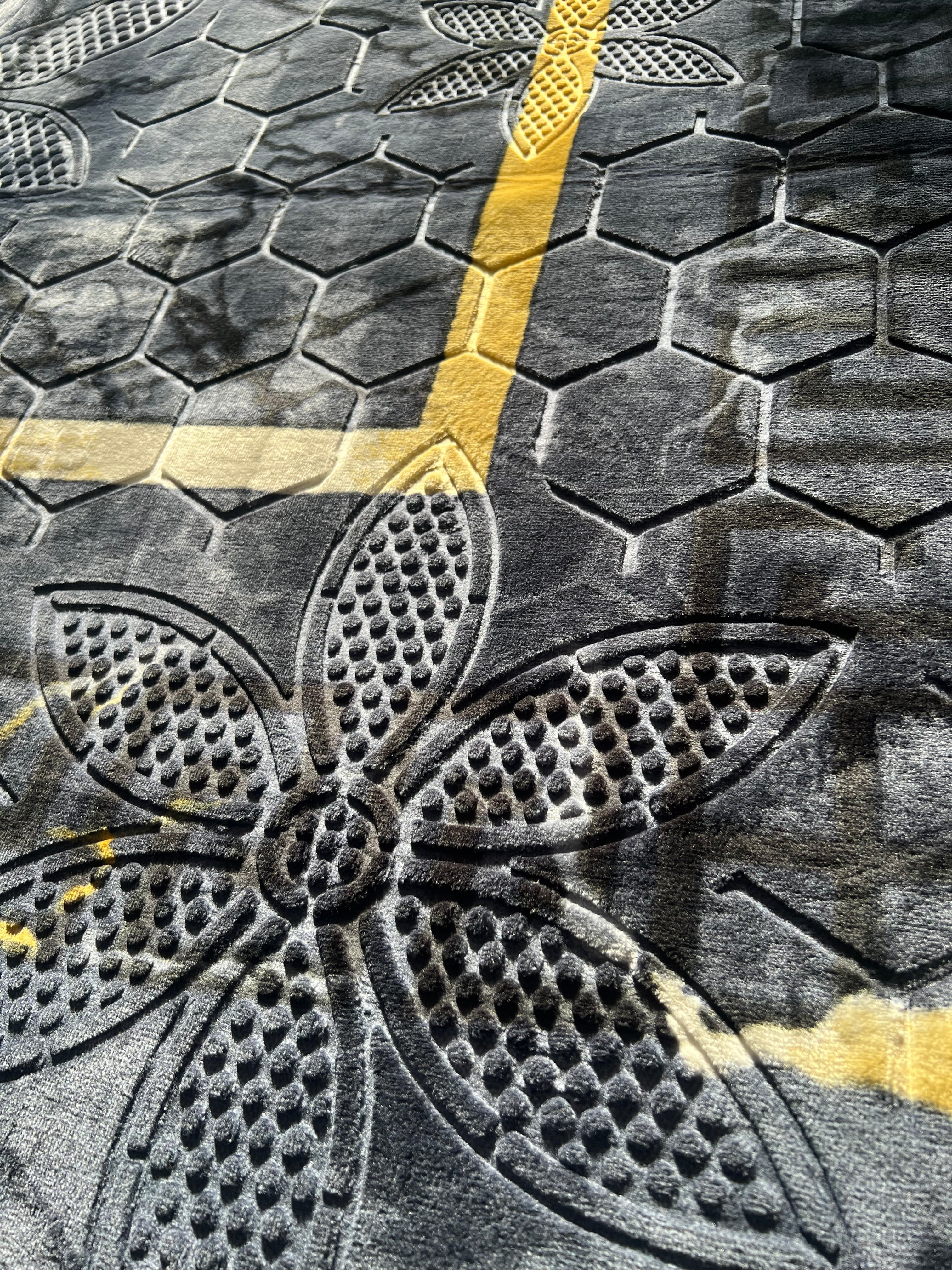 Alfombra Clásica Gris y detalles Dorados con Cenefa Negra de Inspiración Oriental – Estilo Árabe - Image 3