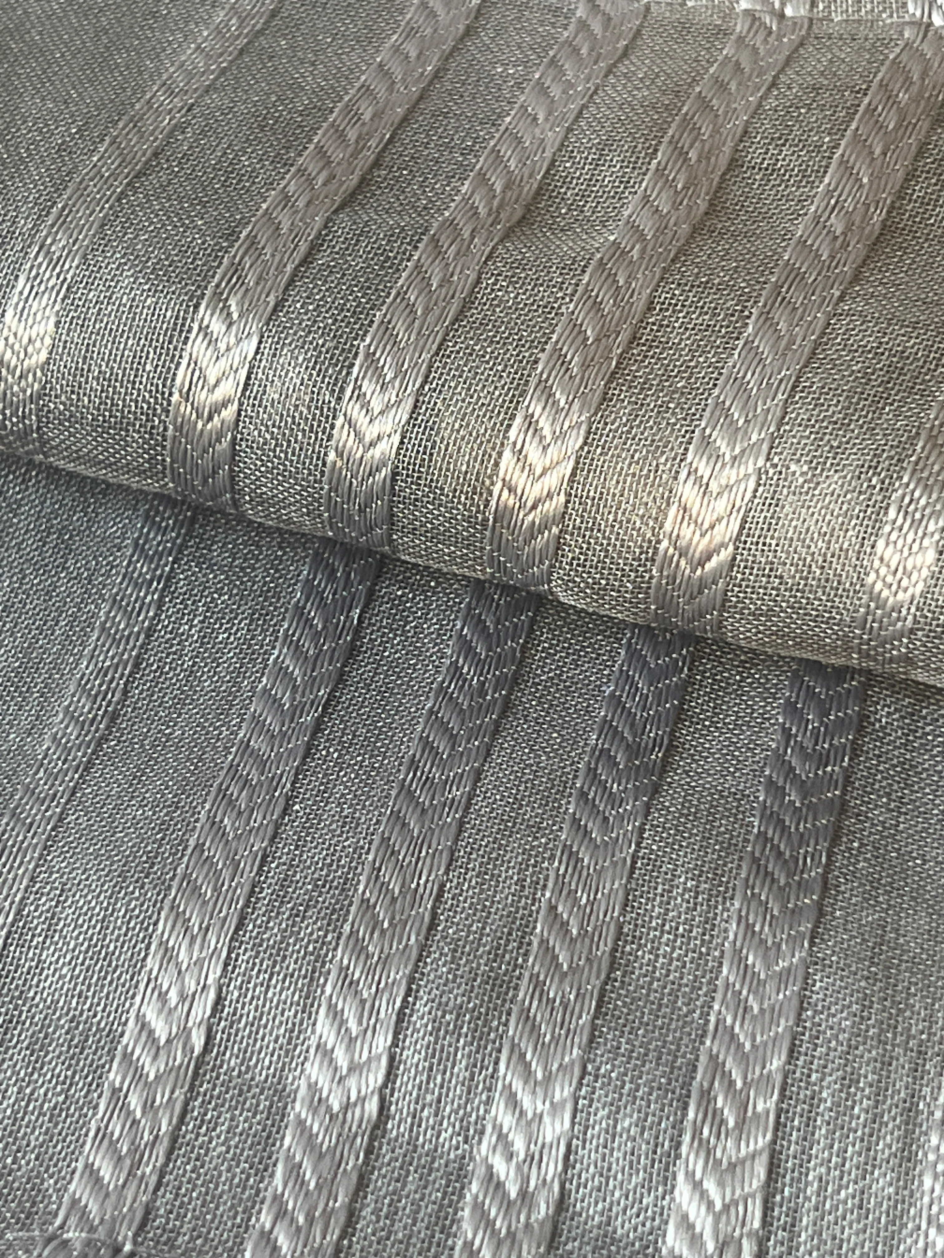CORTINA VISILLO MODELO RUFFLE 140 X 240 CM - COLOR GRIS (ANILLAS) – GÉRARD PASQUIER - Image 2