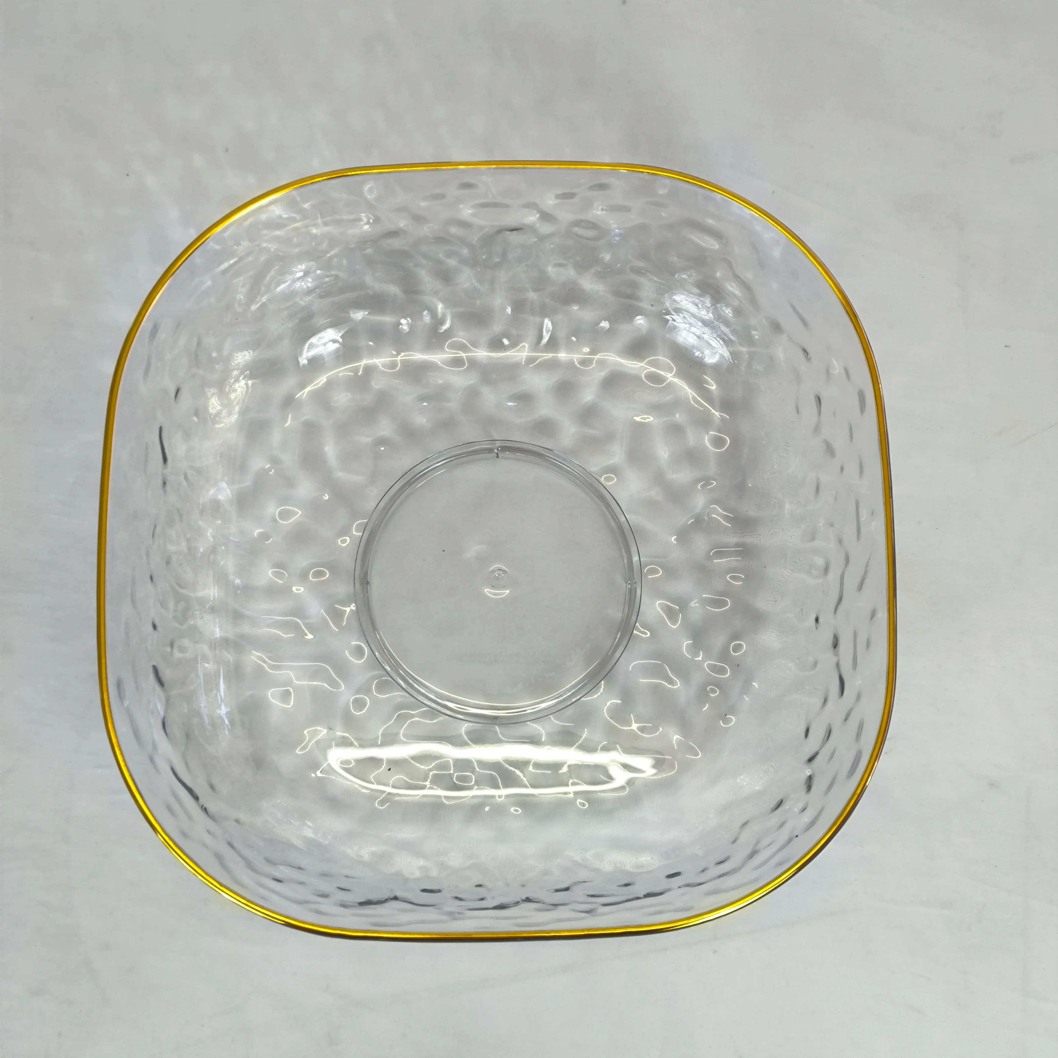 Cuenco de Plástico Transparente con Borde Dorado – Efecto Vidrio - Image 4