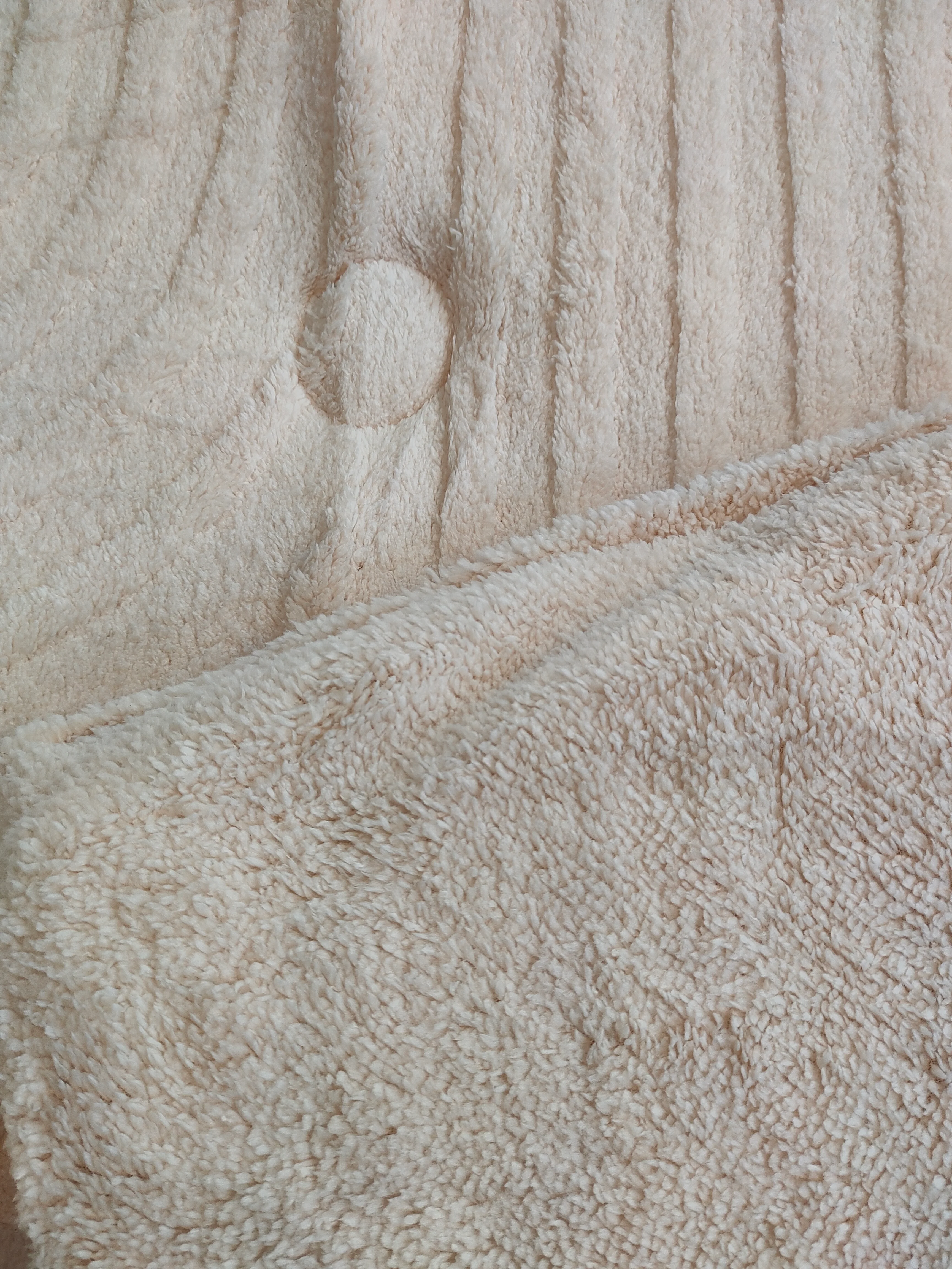 Edredón con Borrego Modelo Curvas – 230 x 250 cm - COLOR CREMA - Image 5