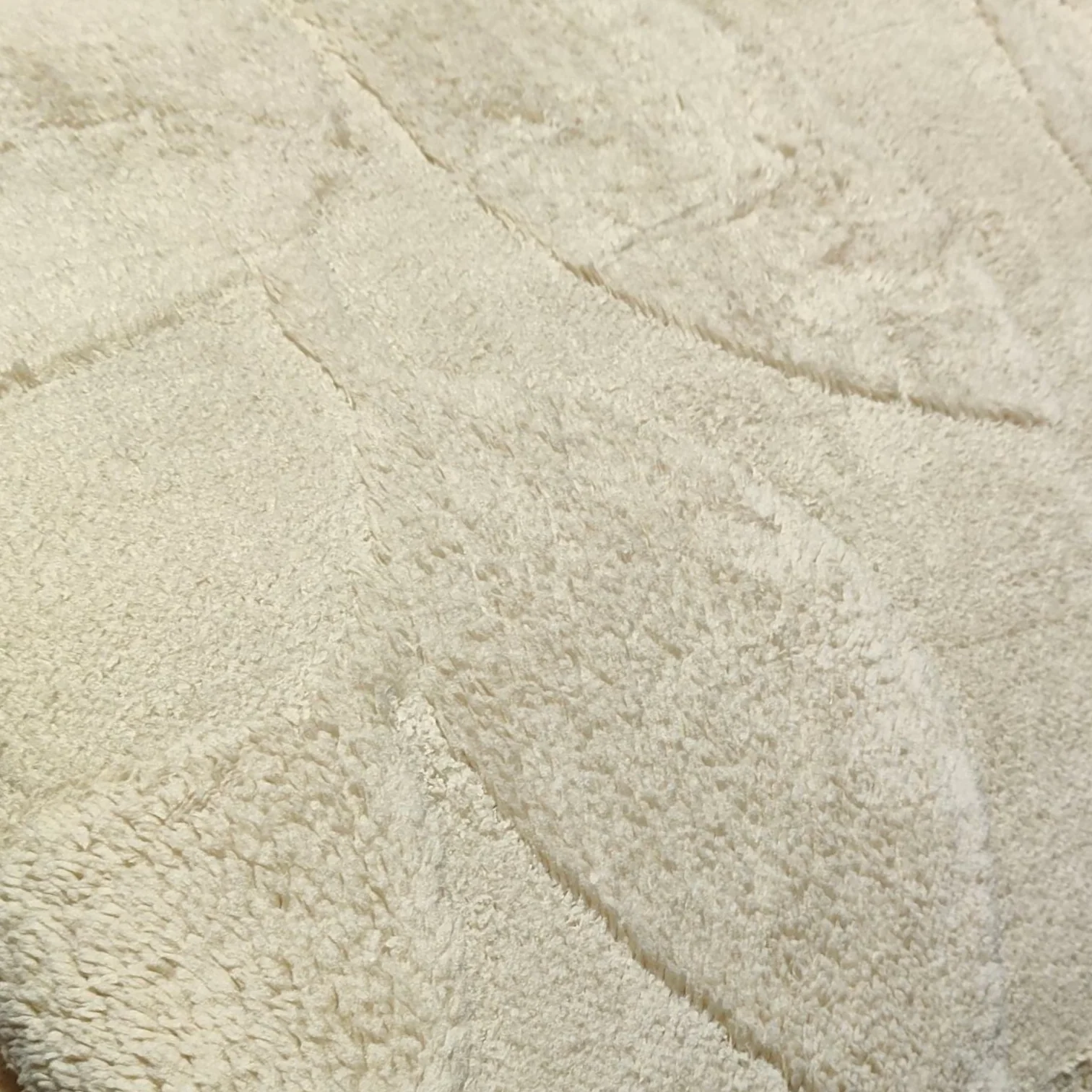 Edredón con Borrego Modelo Hojas en Relieve – 230 x 250 cm - COLOR BEIGE - Image 2