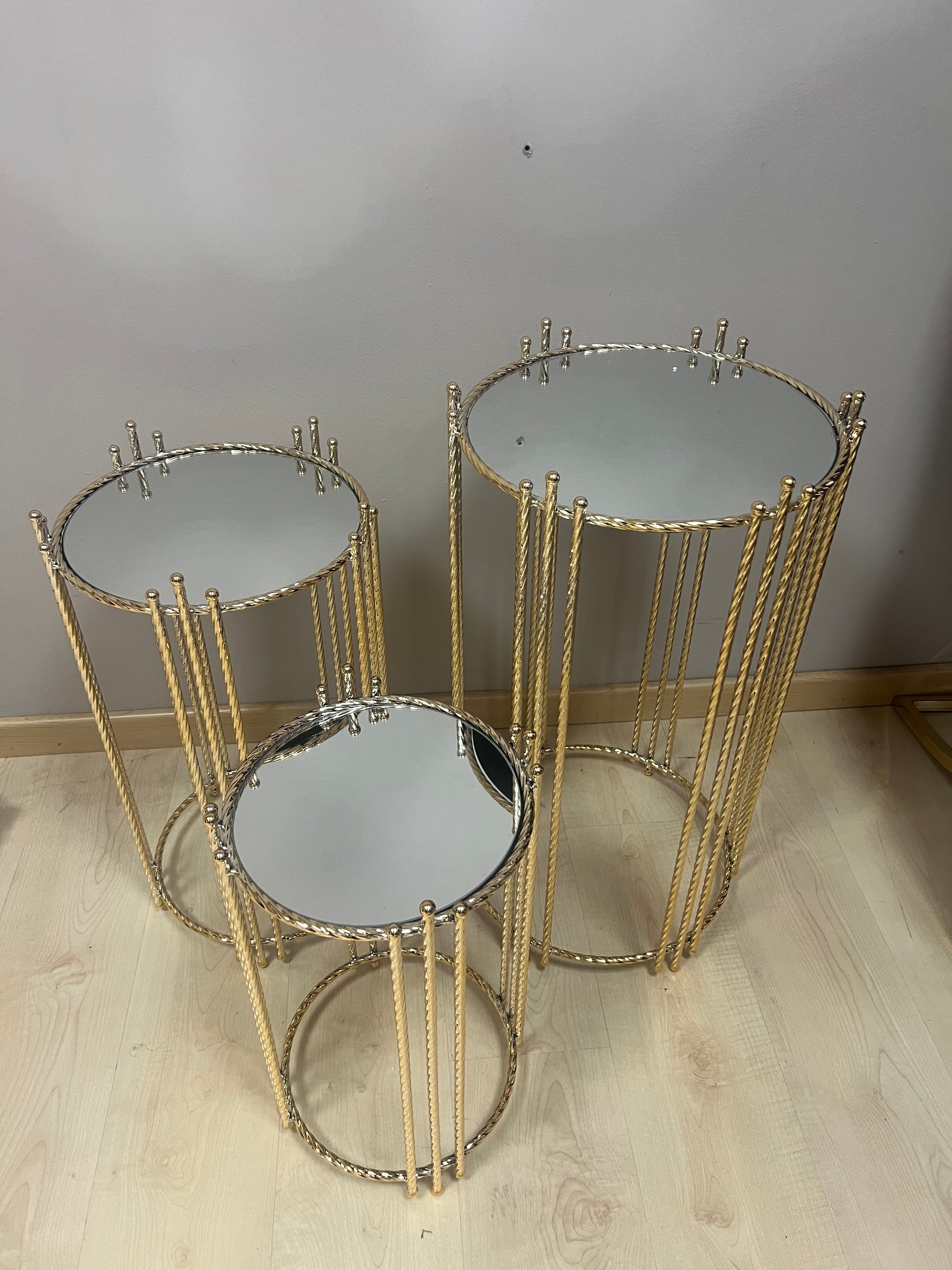 Set de 3 Mesas Auxiliares Doradas con Superficie de Espejo – Diseño Moderno y Elegante - Image 3