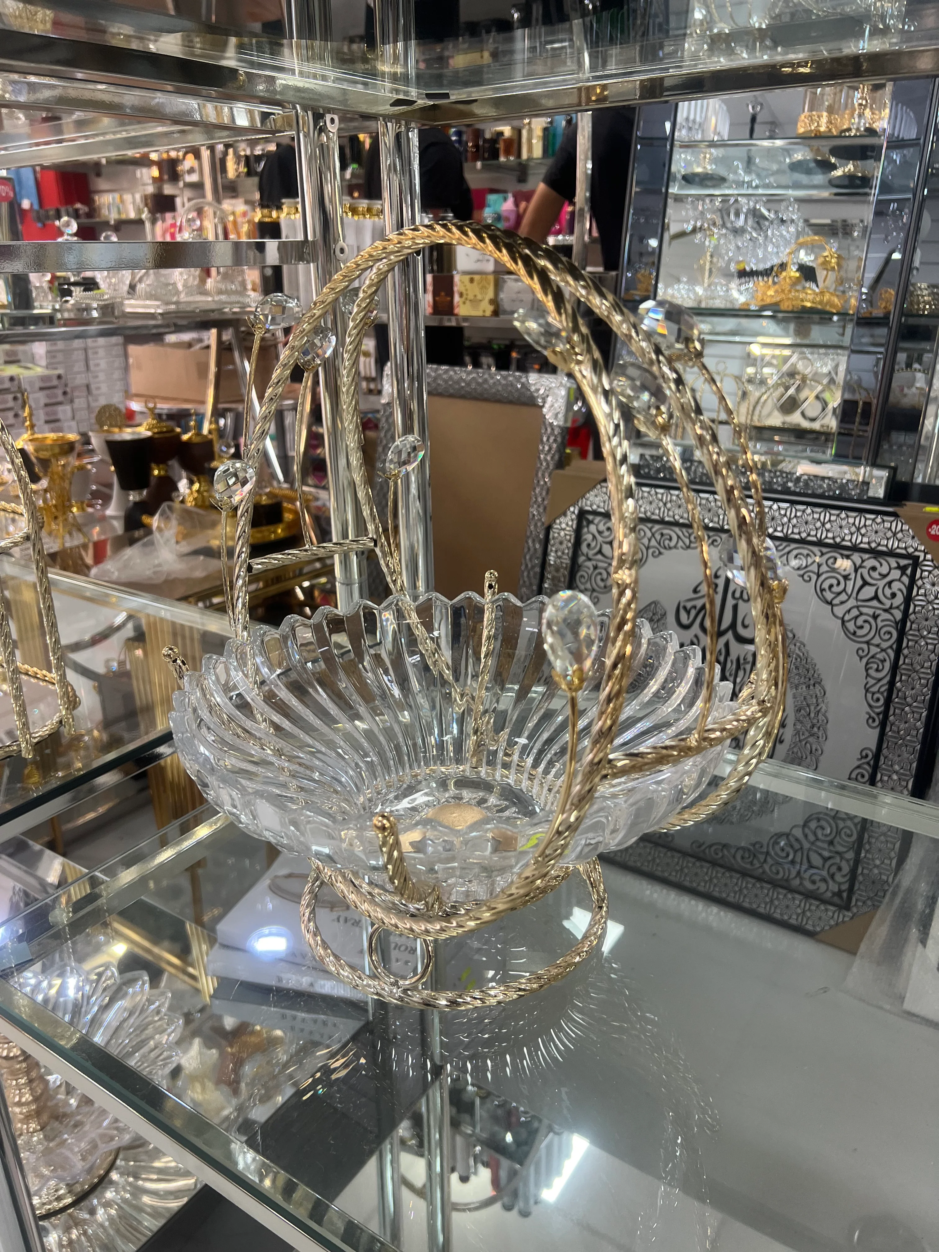 Frutero de Cristal con Asa Dorada y Detalles Decorativos – 28 cm - Image 3