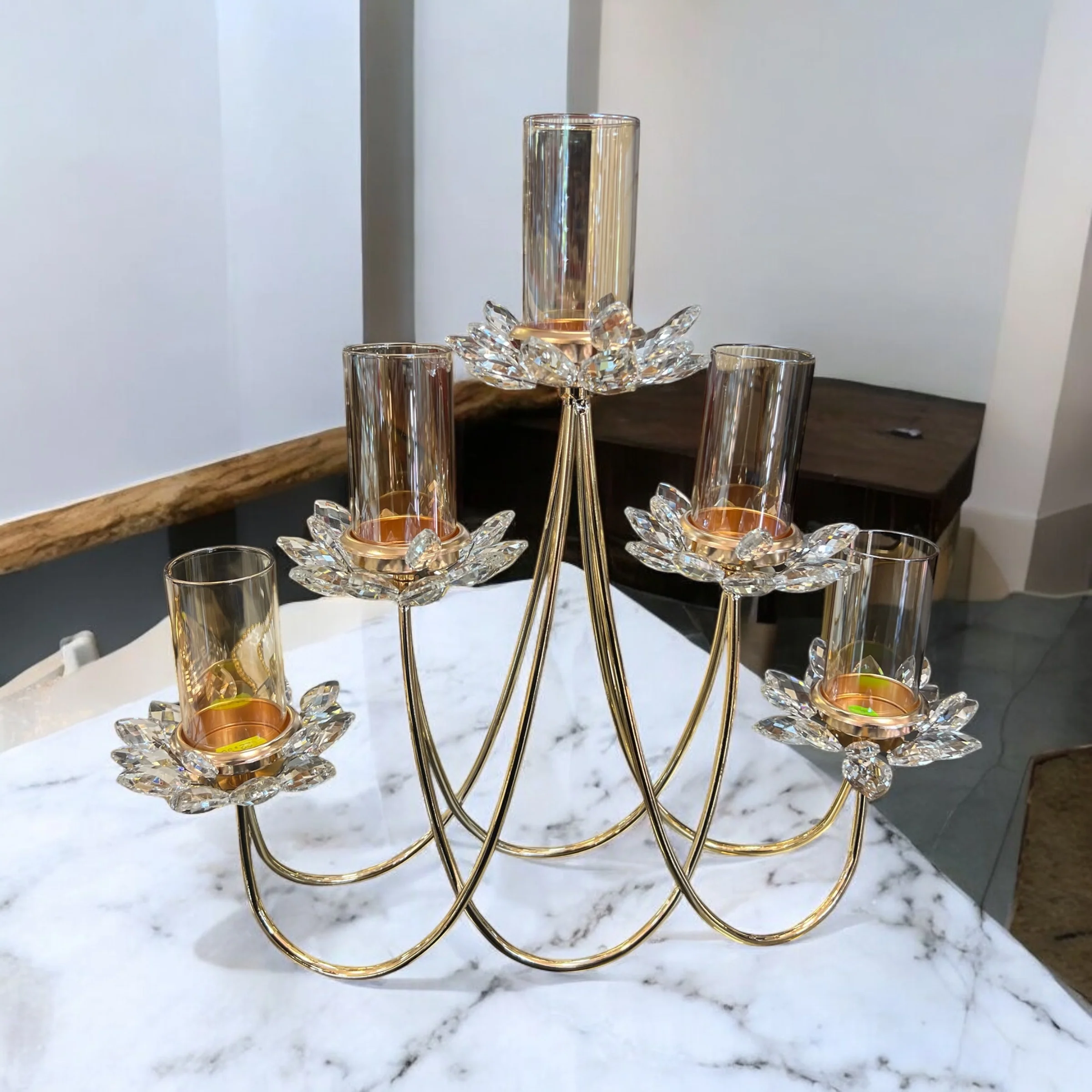 Candelabro Dorado de Cristal para 5 Velas – Centro de Mesa Elegante - Image 3