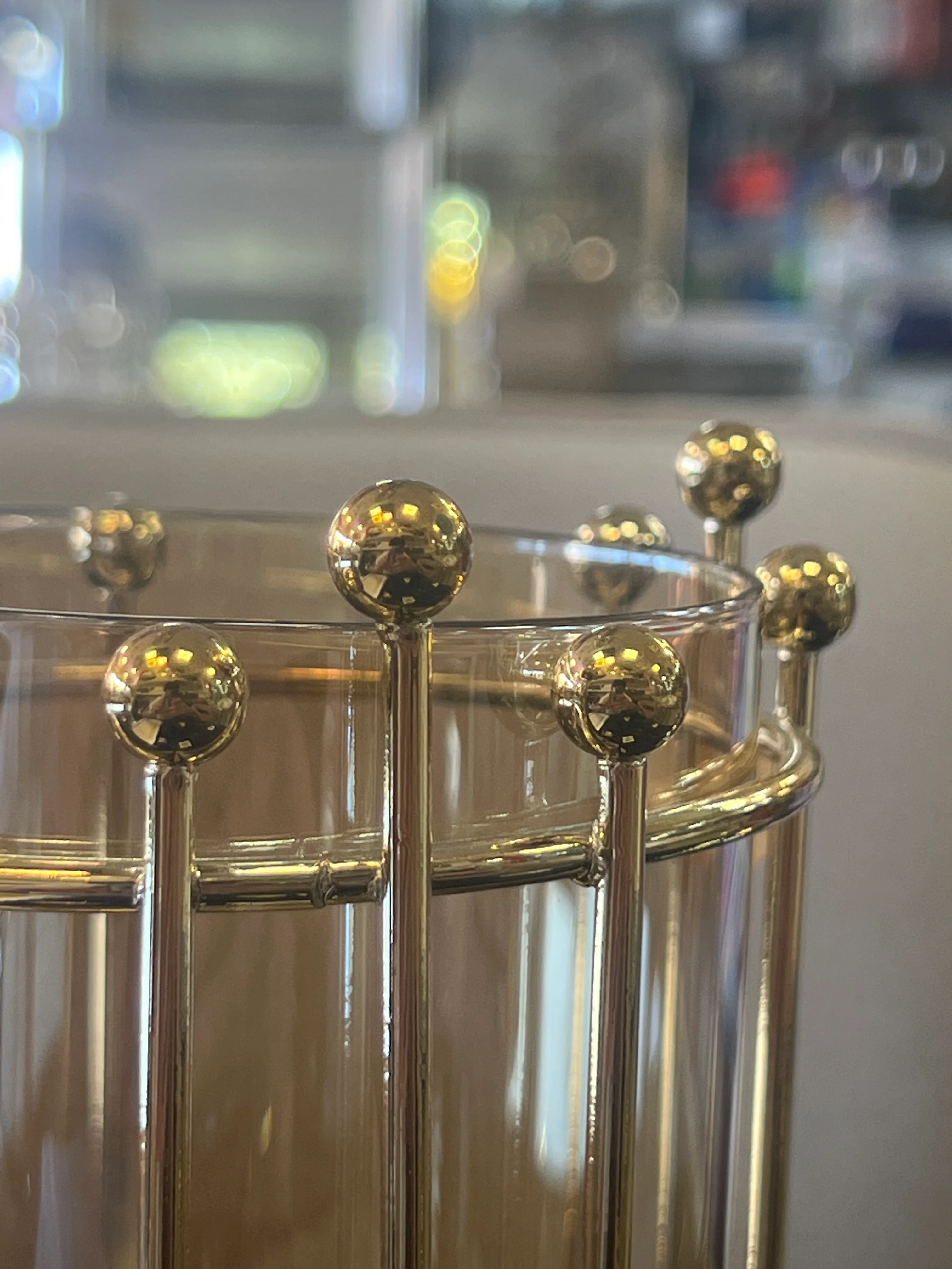 Portavelas de Diseño Dorado con Estructura Metálica y Plástico Duro 🕯✨ - Image 3