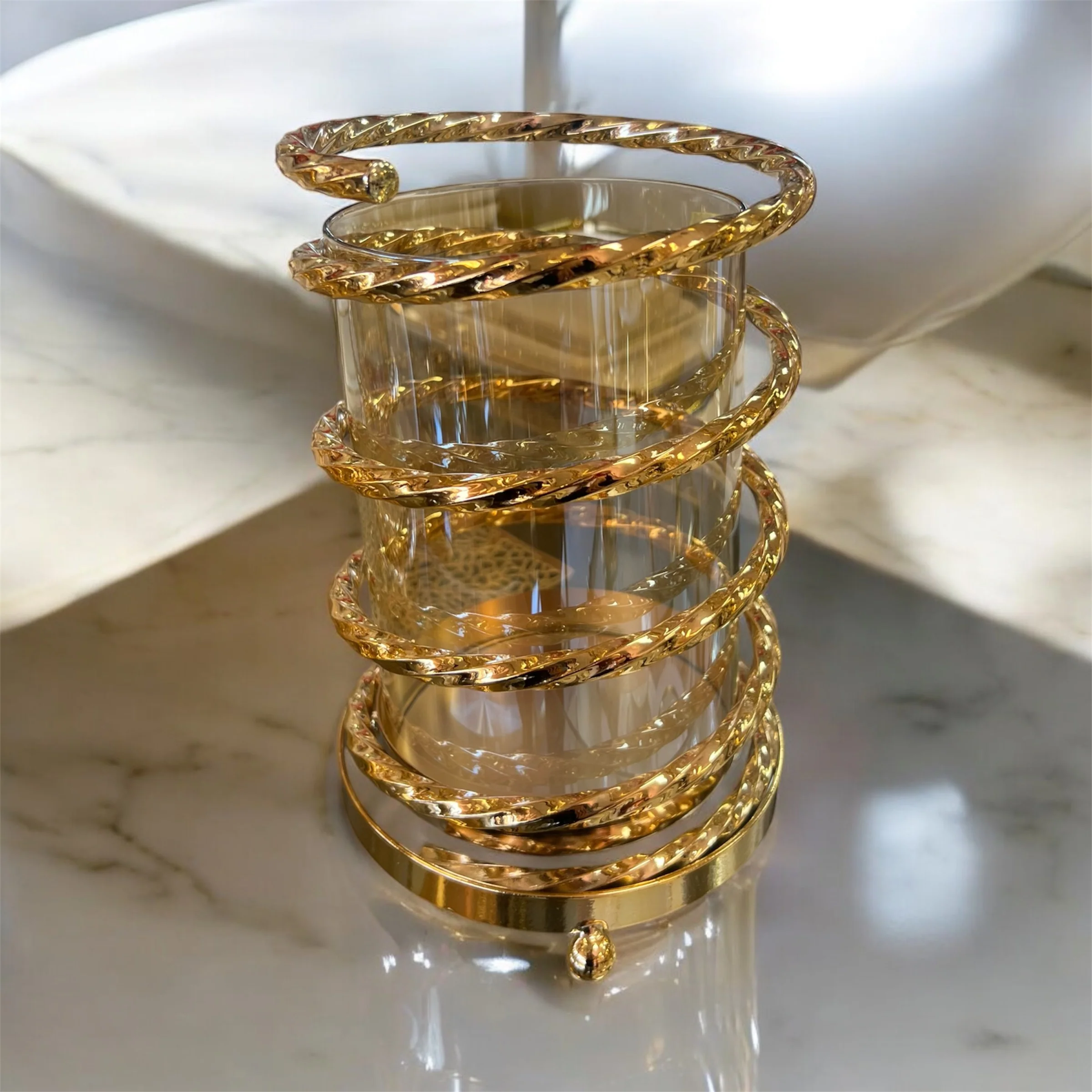 🕯️ Portavelas Decorativo Espiral Dorado con Vaso de Cristal 🕯️