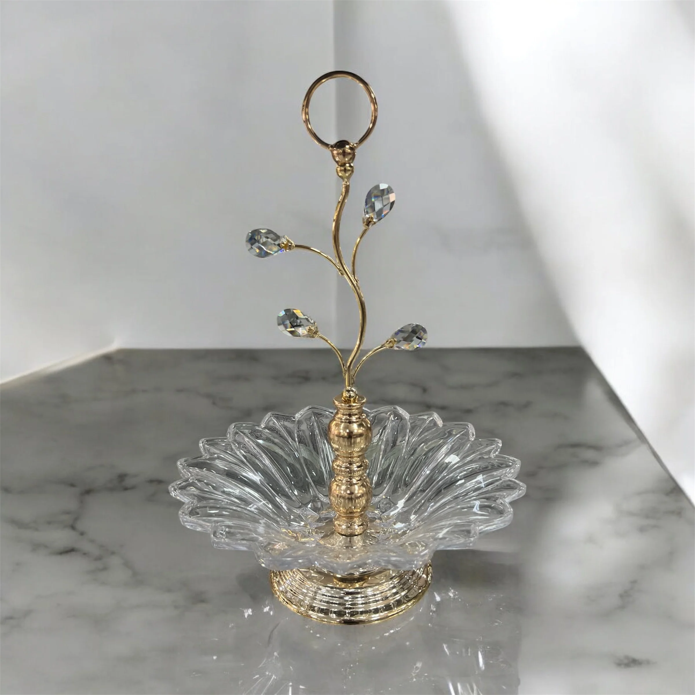 🍬 Bandeja decorativa de cristal con base dorada y pétalos de vidrio - Image 2