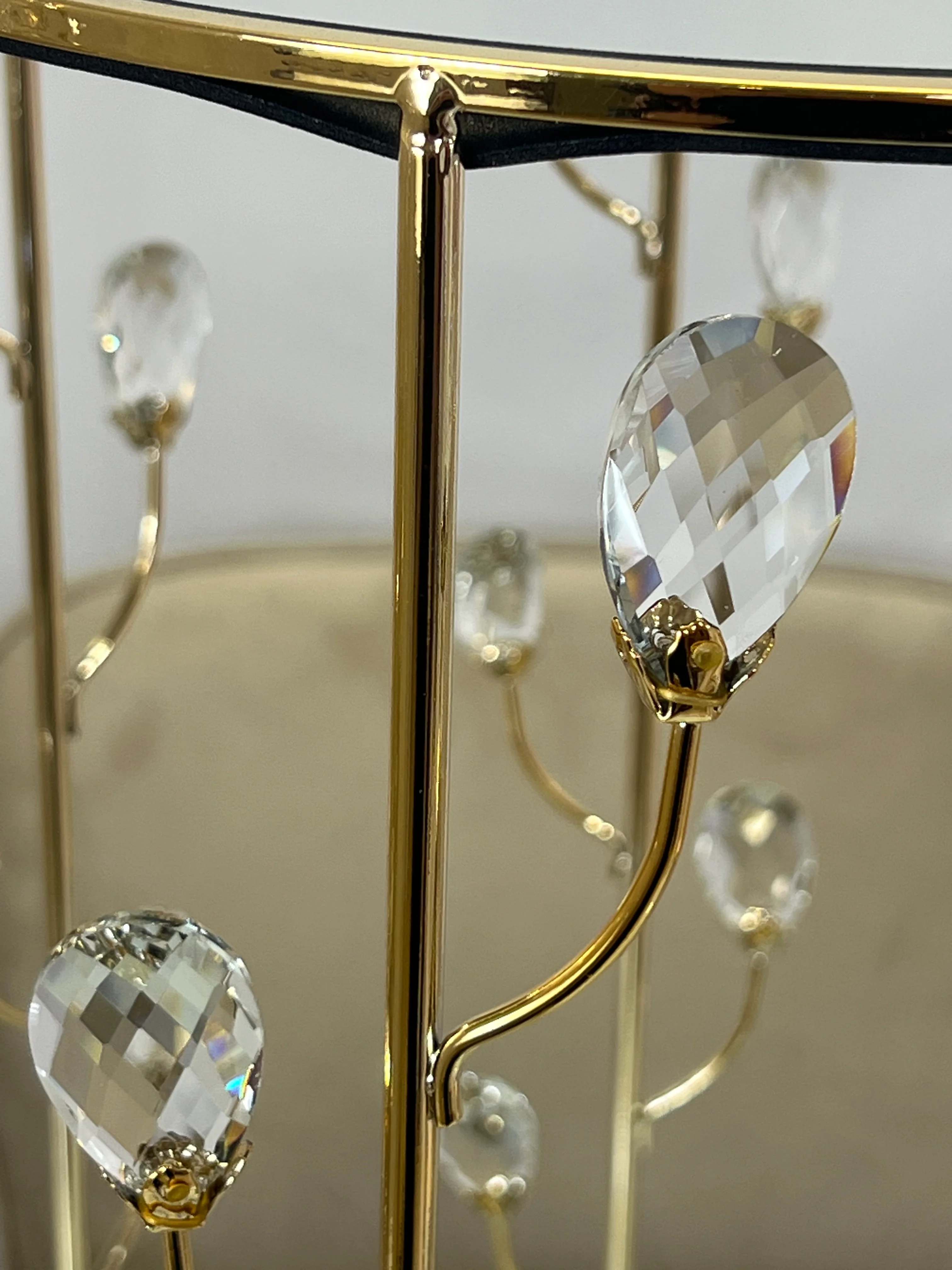 ✨ Set de 3 Mesas Decorativas de Lujo – Dorado con Cristales y Superficie de Espejo 🪞 - Image 5