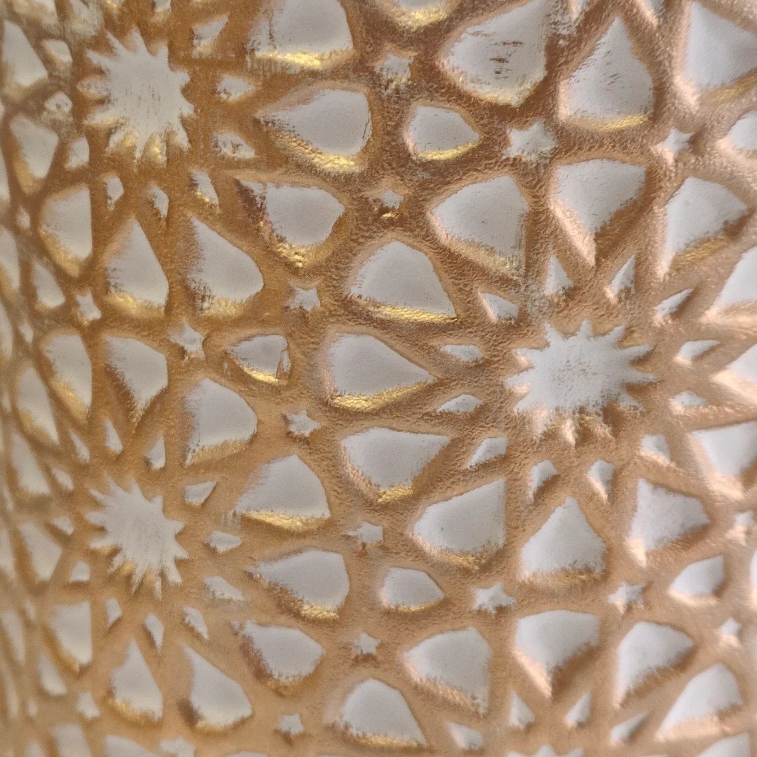 Jarrón Decorativo Árabe Dorado y Blanco con Tapa –37cm - Image 4