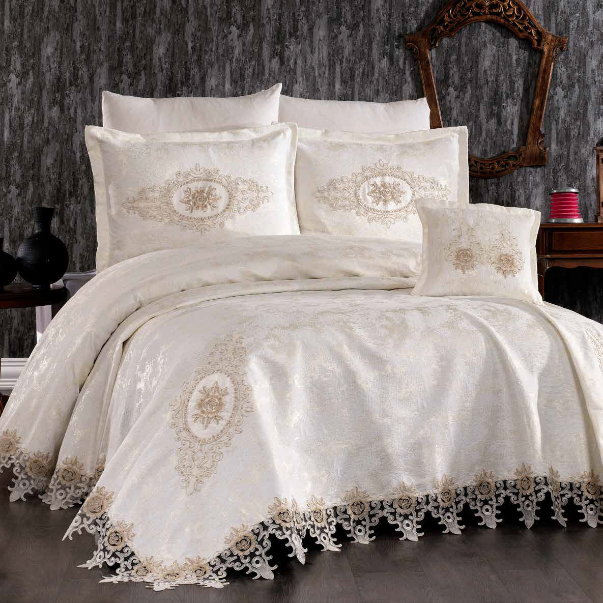 Juego de Cama de Lujo "Bologna" – Elegancia Clásica con Bordados en Relieve - COLOR CREMA - Image 2