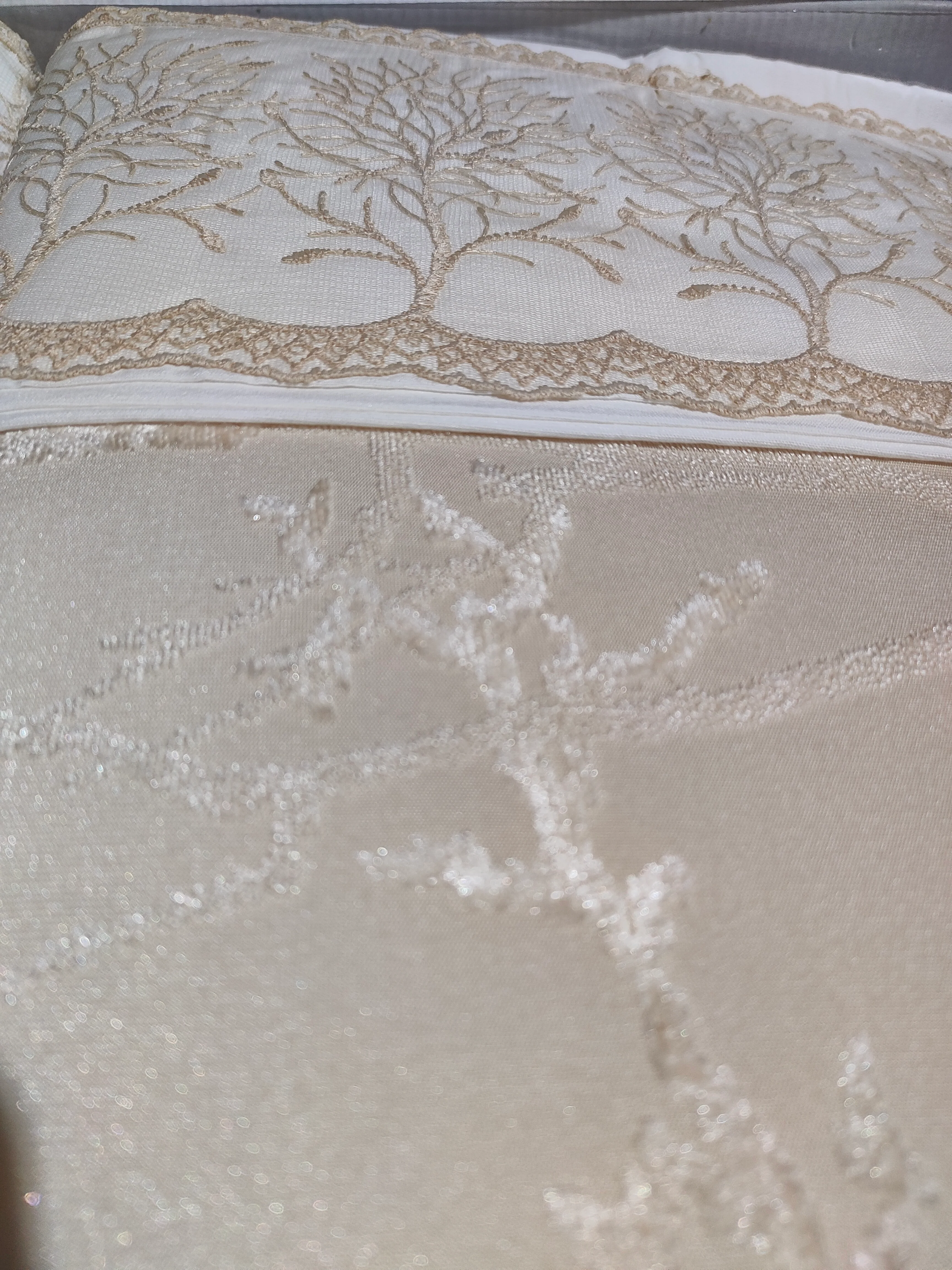 Juego de Cama para Ajuar "Emilia" – Elegancia y Sofisticación en tu Dormitorio - COLOR CAPUCHINO - Image 4