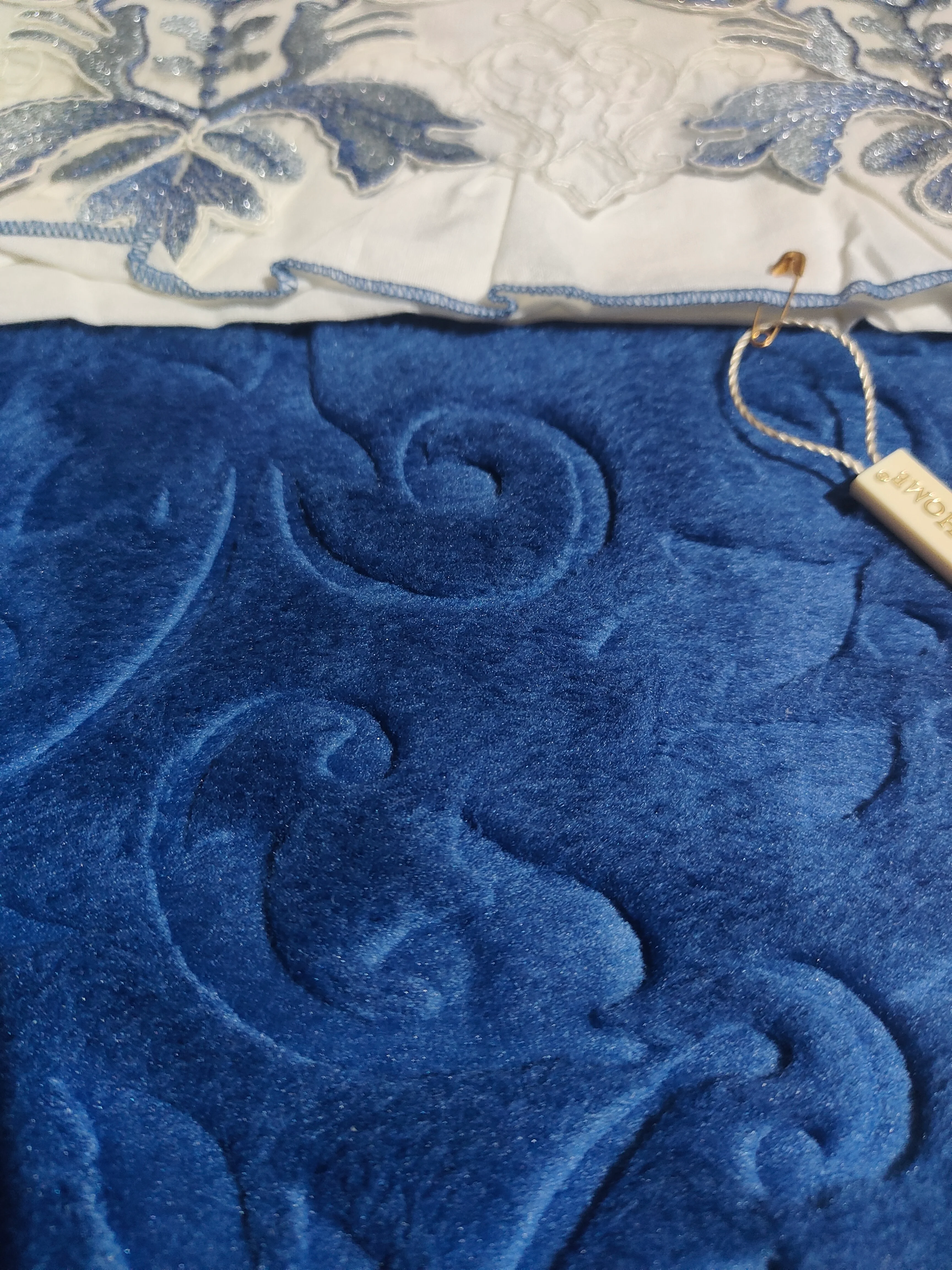 Juego de Cama para Ajuar "Gabriella" – Lujo y Distinción para tu Dormitorio - COLOR AZUL - Image 5