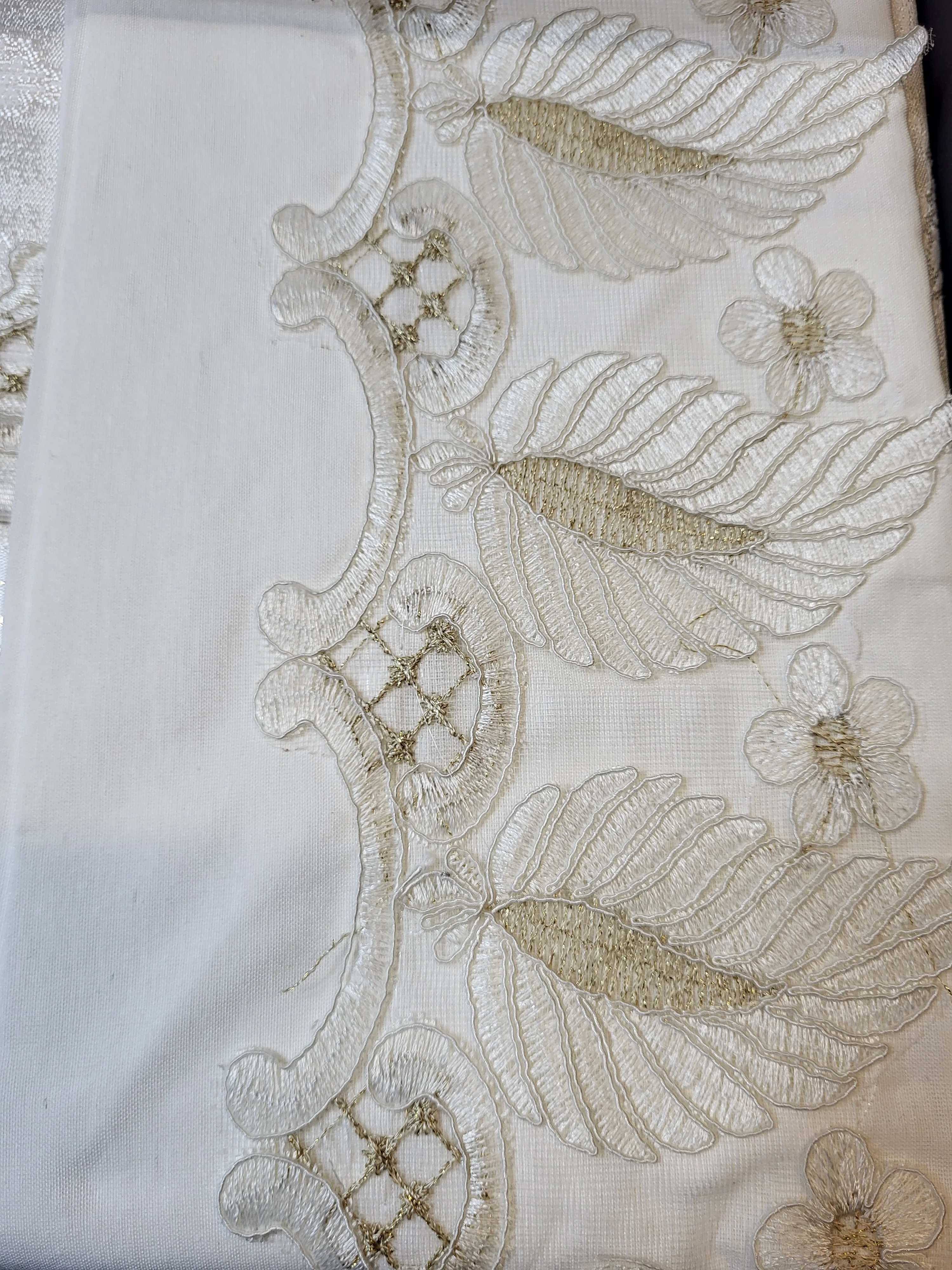 Juego de Cama para Novias "Enjoy" – Elegancia y Confort para un Dormitorio Sofisticado - COLOR CREMA - Image 5