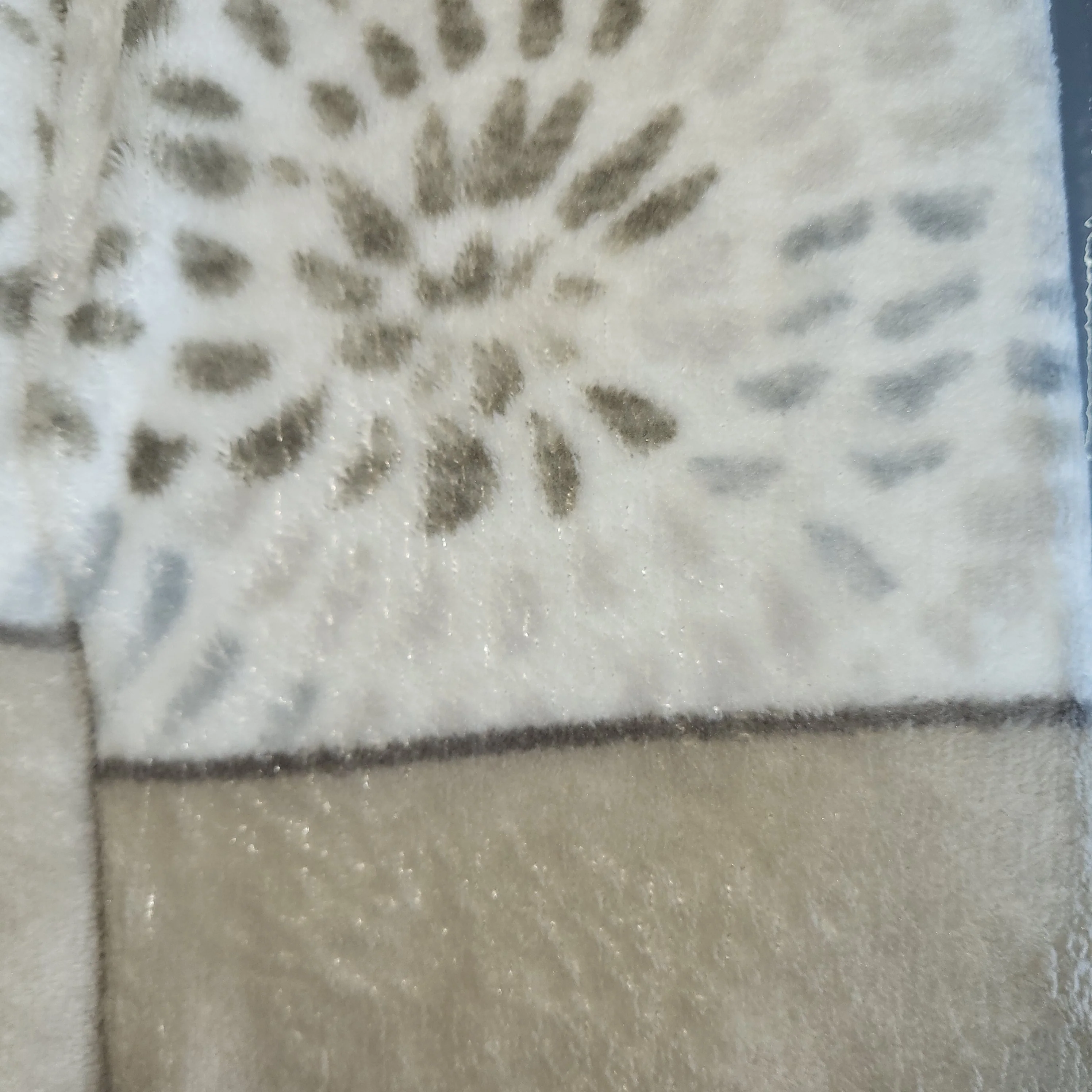 Juego de Sábanas Coralina Premium – Invierno, 3 Piezas, Extra Suaves y Térmicas – Estilo Moderno (Camas 90/135/150) - Image 2