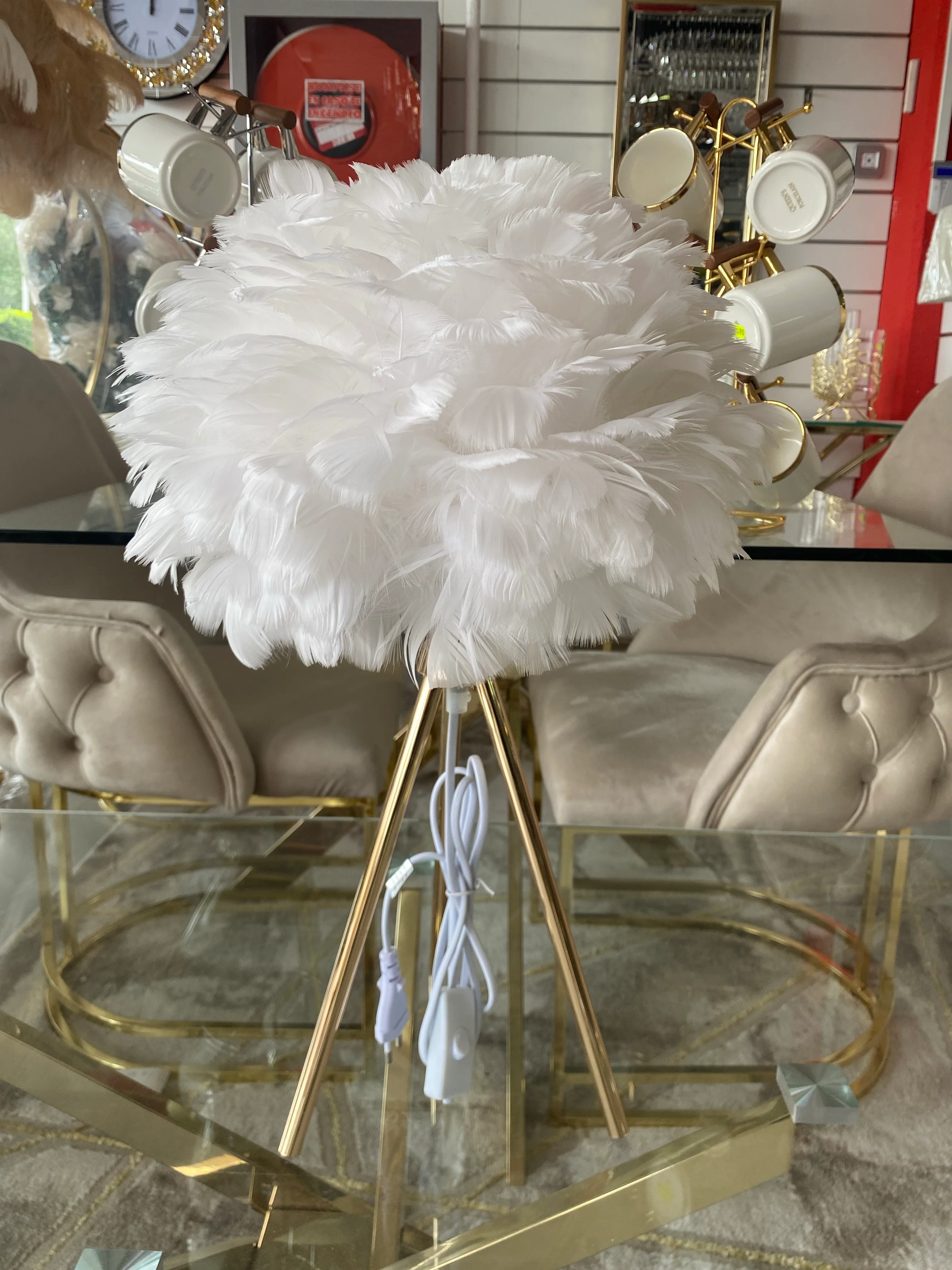 Lámpara de mesa plumas blanco dorado negro plata PM Desing