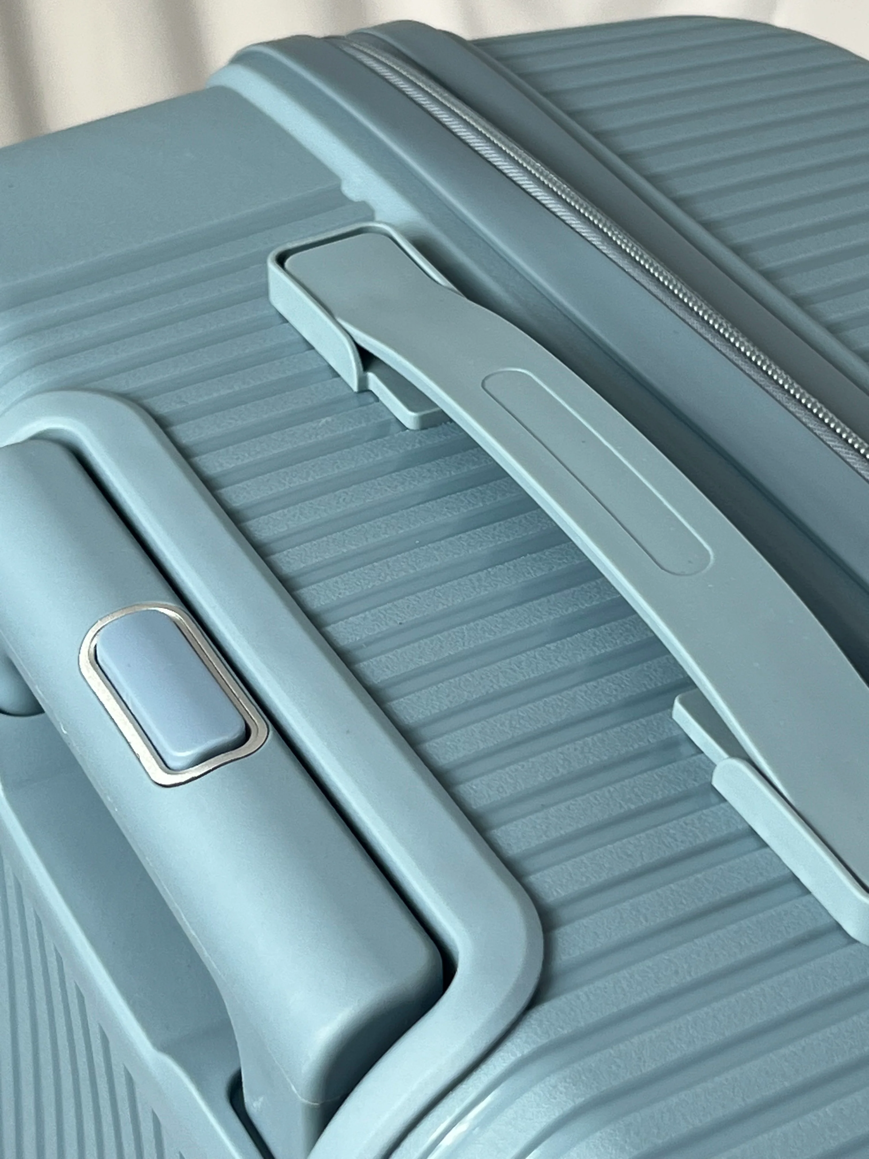 Maleta Rígida de Viaje con Ruedas 360º – Disponible en Tamaño Pequeño, Mediano y Grande - GRIS AZULADO - Image 4