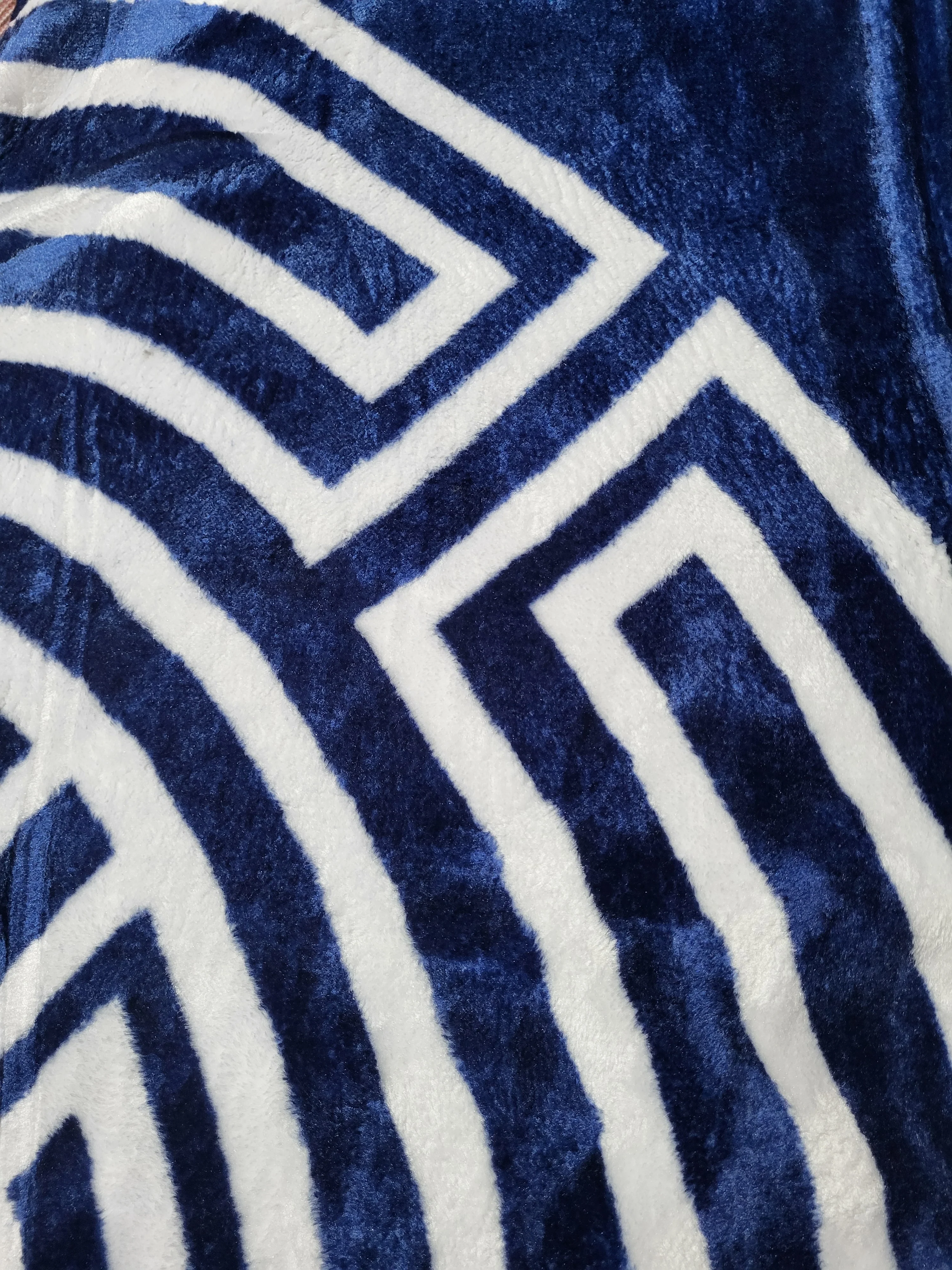 Manta Raschel 220 x 240 cm – 2 kg – 100% Poliéster - Image 2
