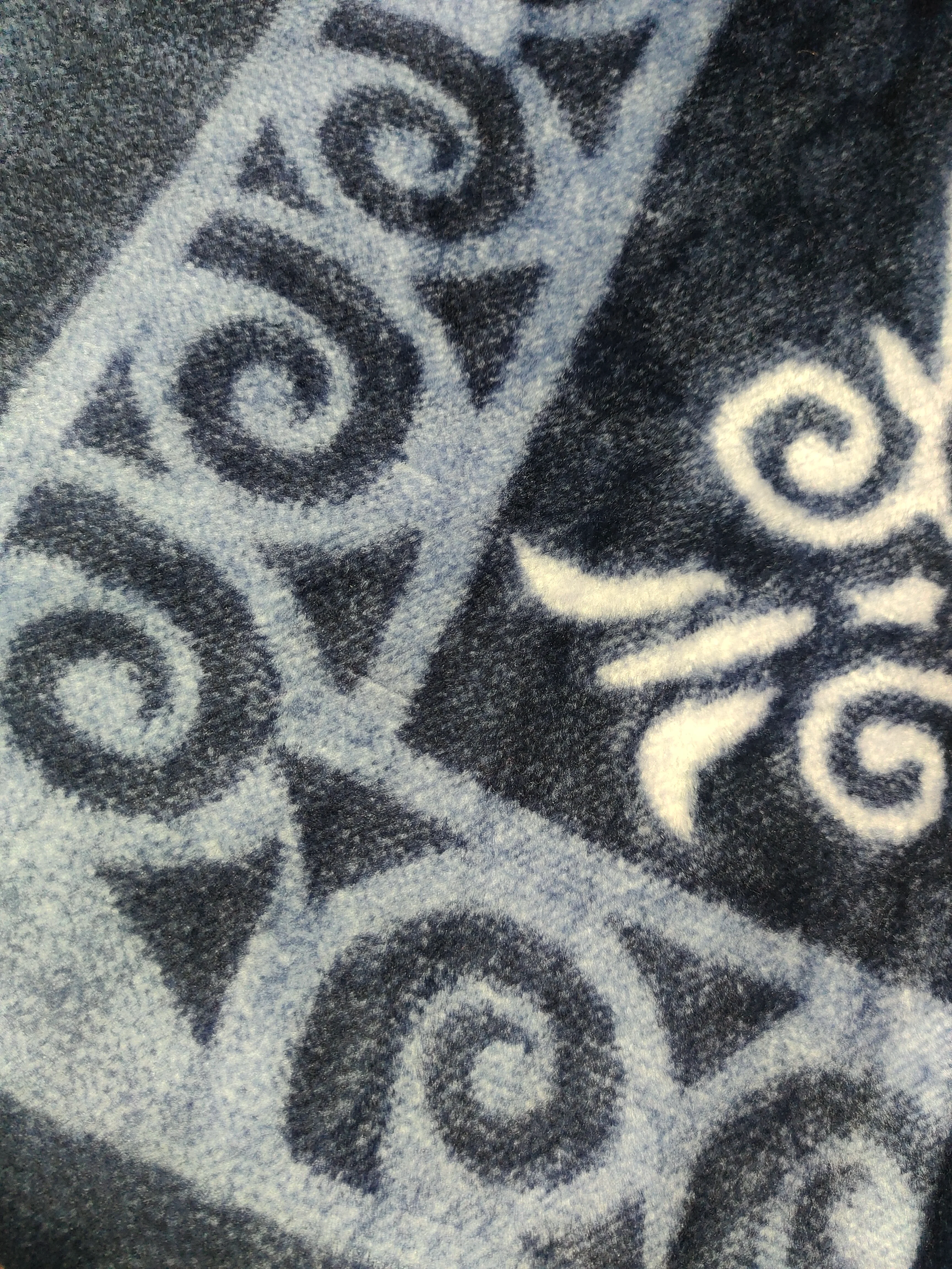Manta Raschel 220 x 240 cm – 2 kg – 100% Poliéster - Image 3