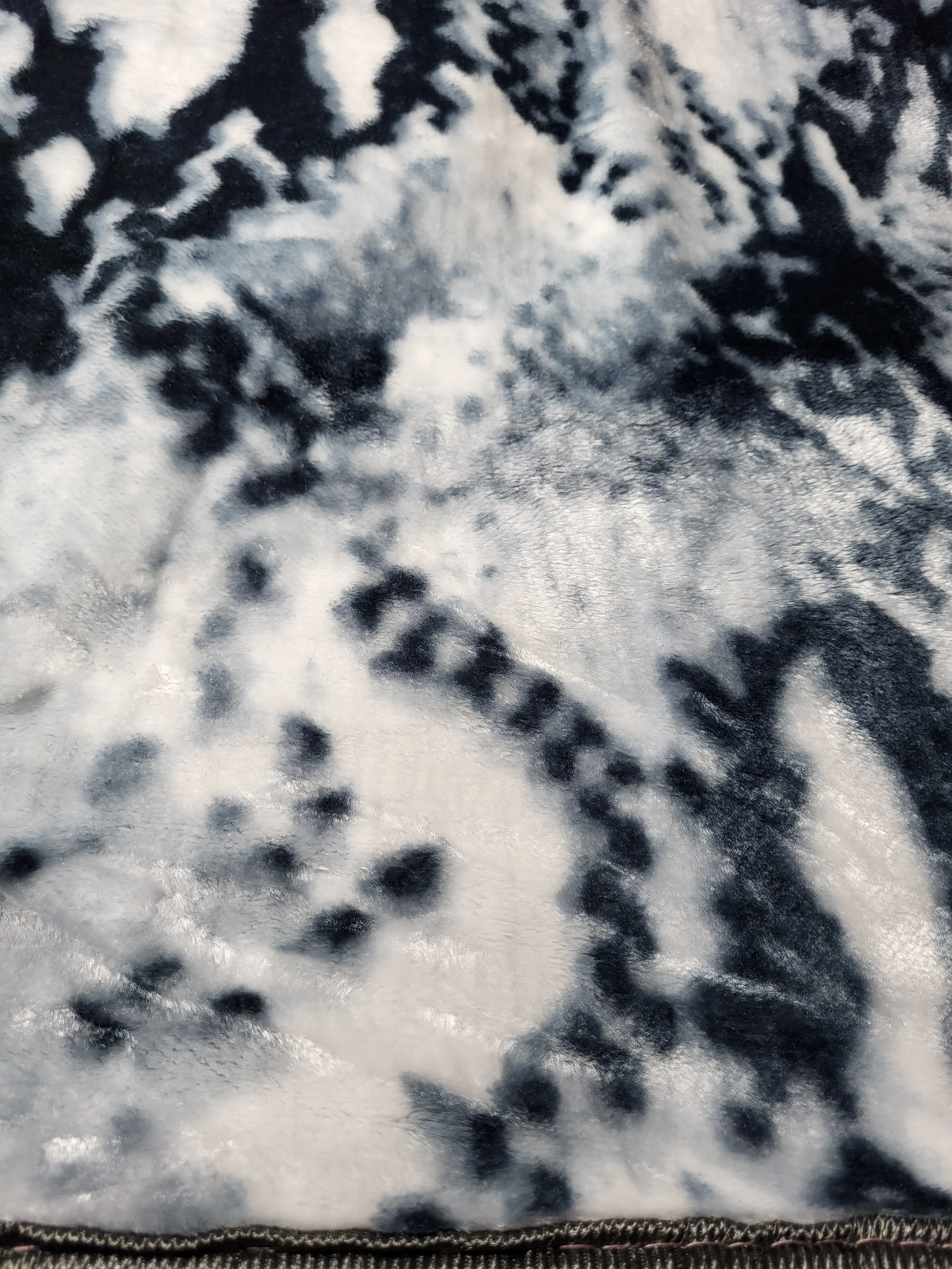 Manta Raschel 220 x 240 cm – 2 kg – 100% Poliéster - Image 4