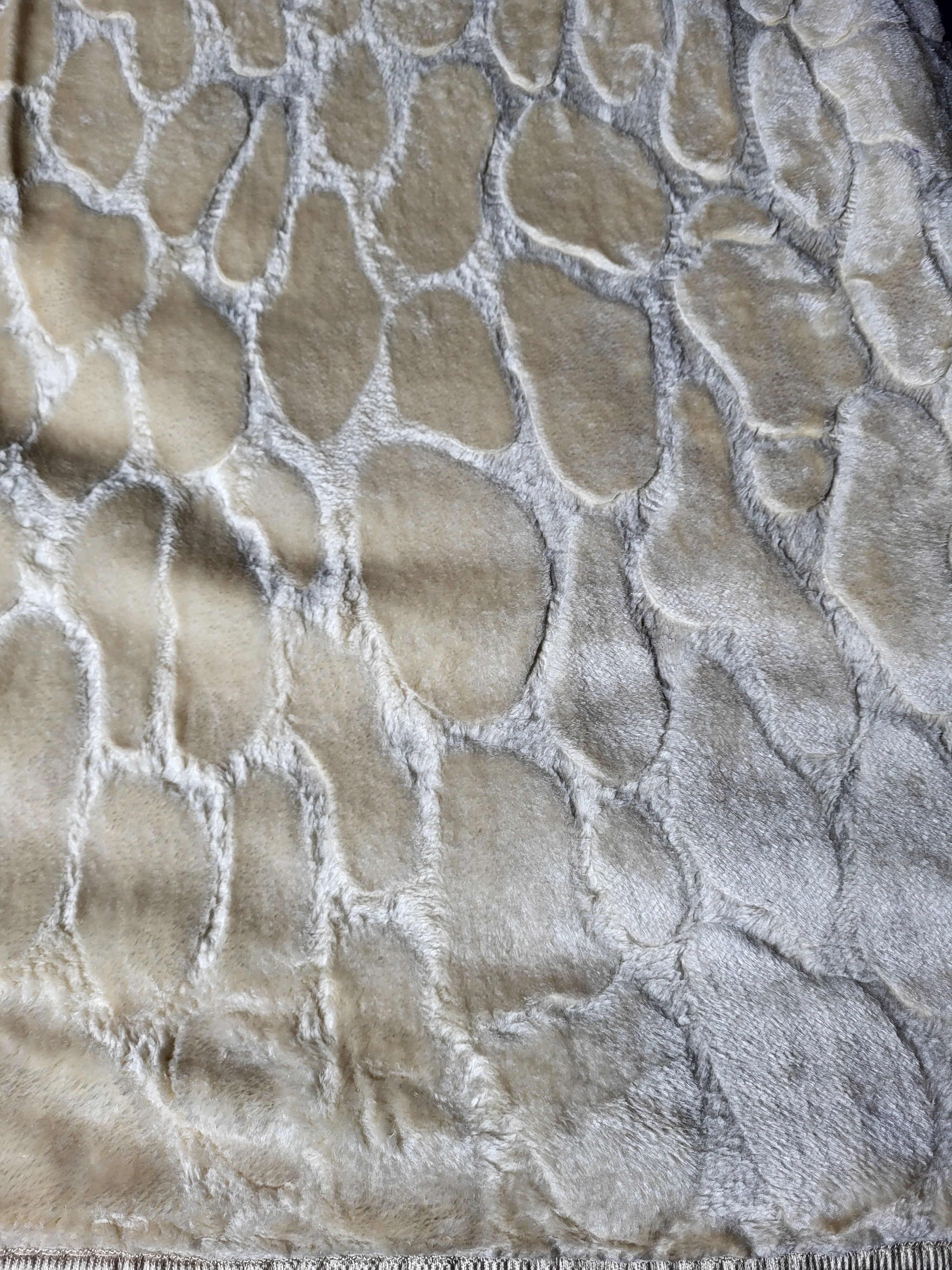 Manta Raschel 220 x 240 cm – 2 kg – 100% Poliéster - Image 4