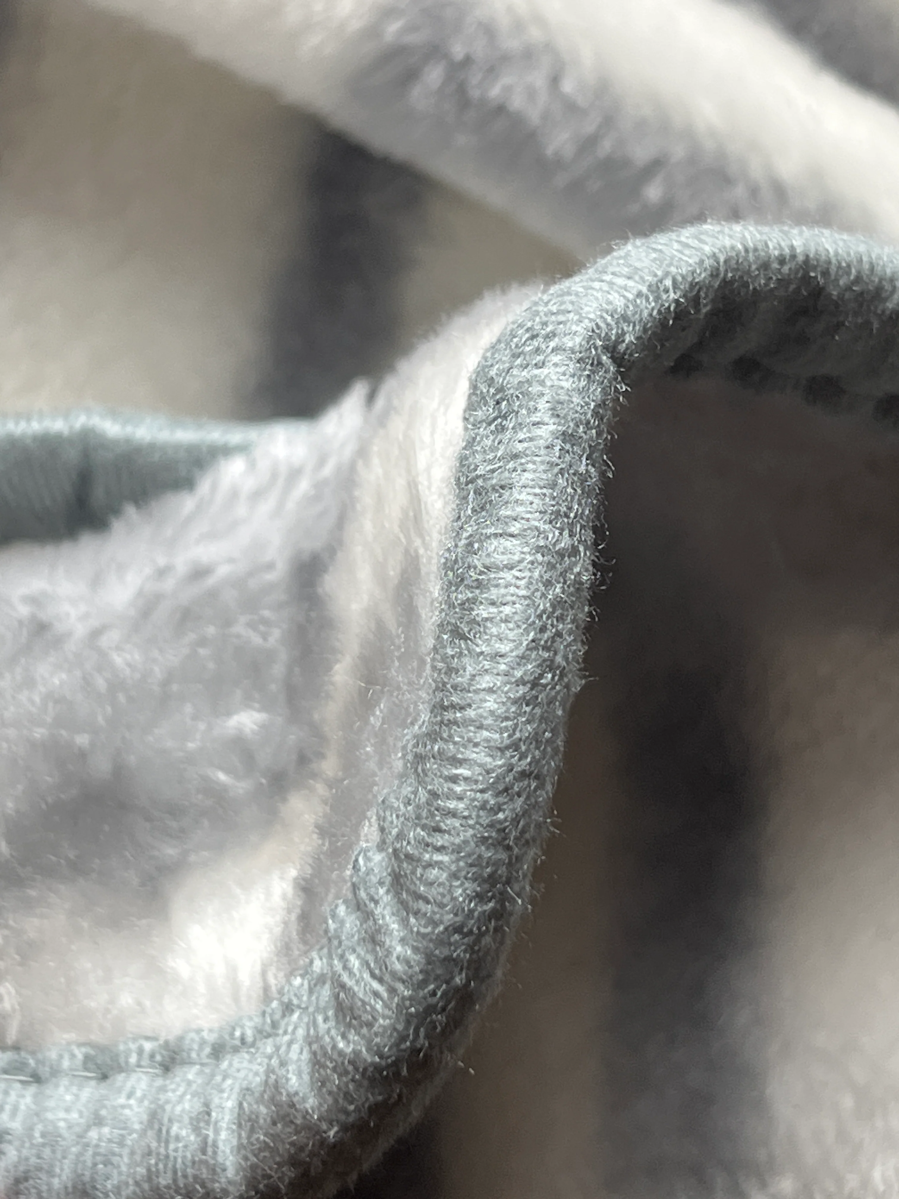 Manta Raschel 220 x 240 cm – 2 kg – 100% Poliéster - Image 3