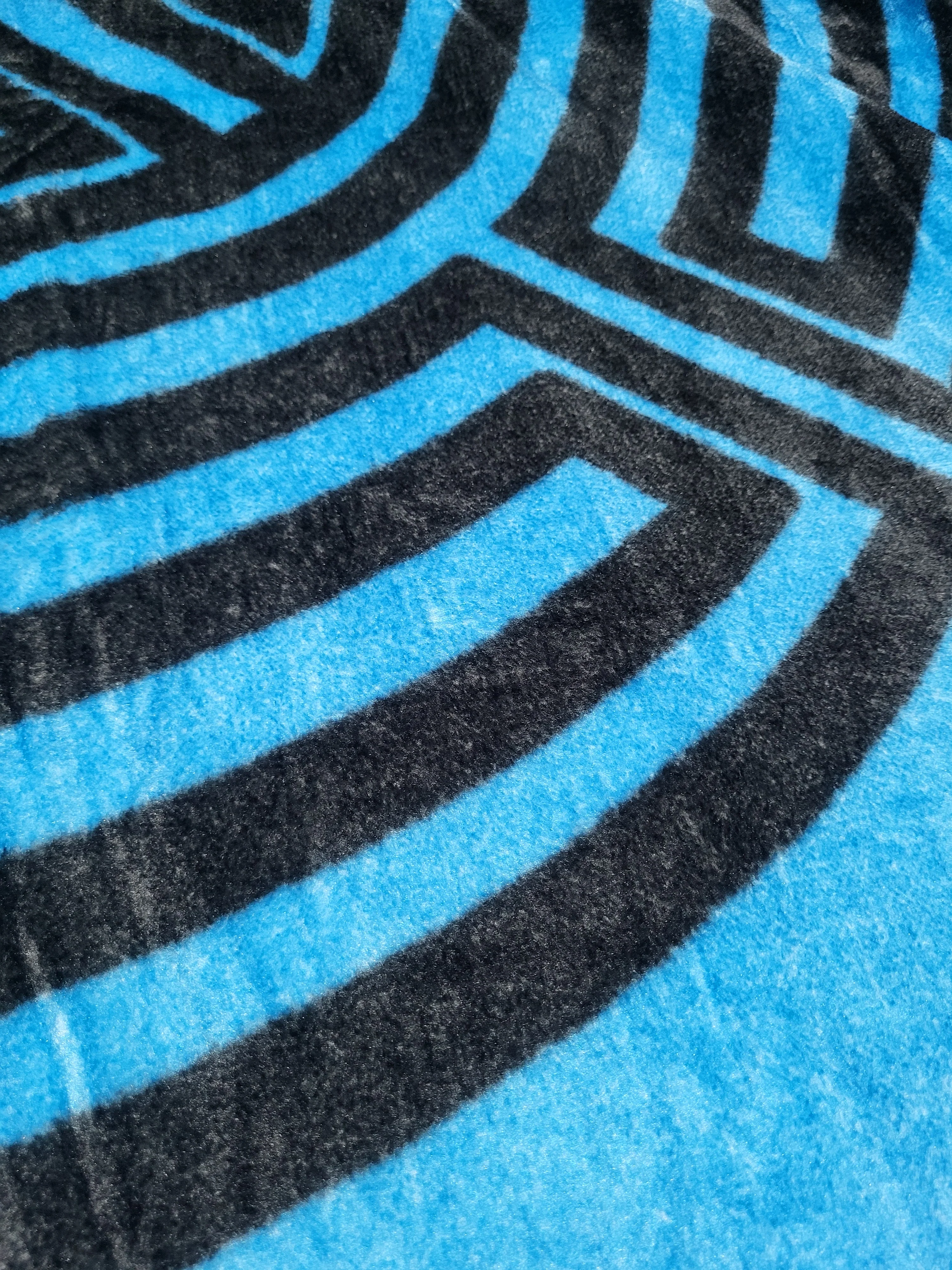 Manta Raschel 220 x 240 cm – 2 kg – 100% Poliéster - Image 3