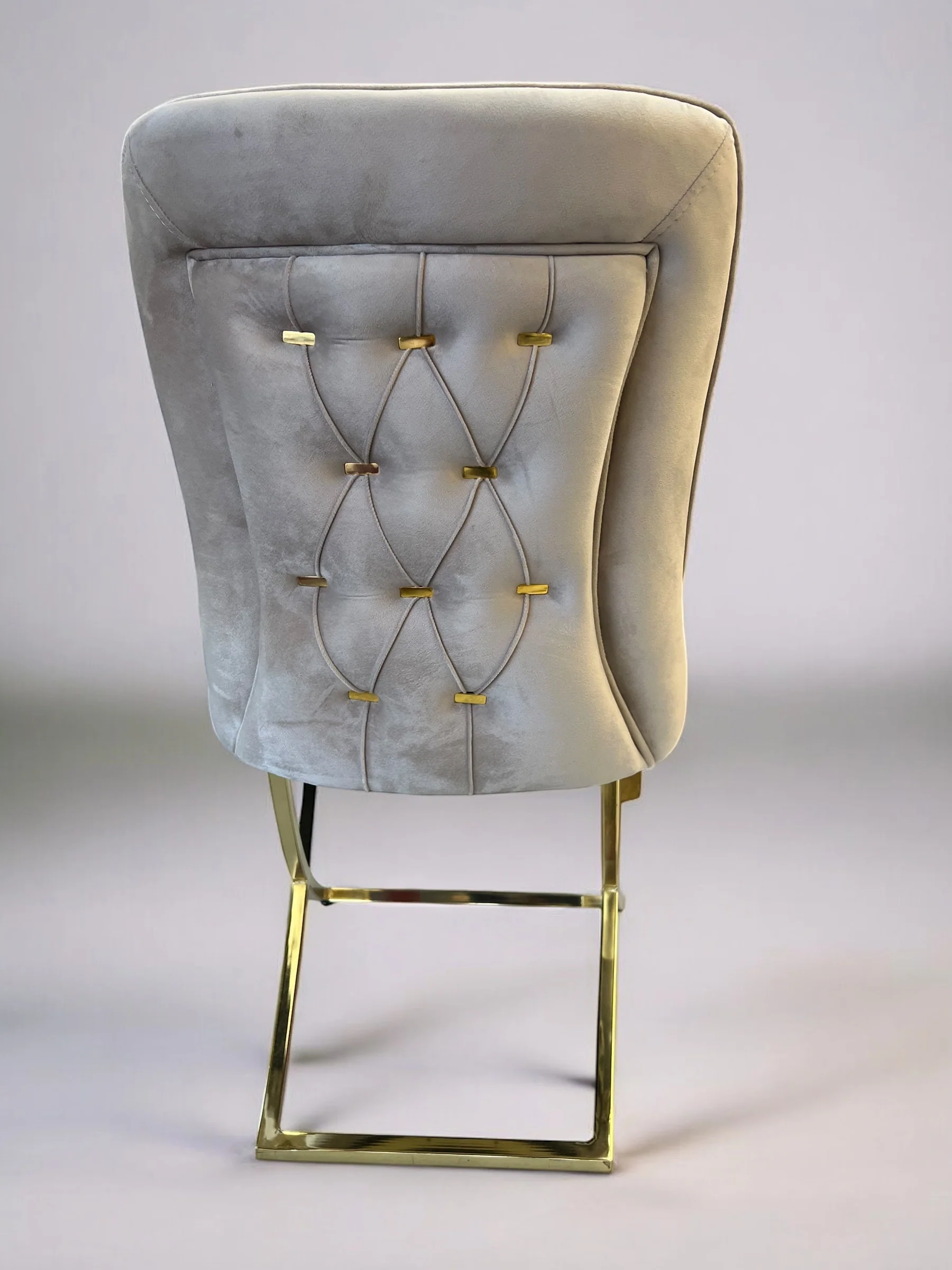 Silla de Comedor de Lujo Modelo "Clover V-03" - Tapizado Beige V-03 y Patas Doradas ✨ - Image 5