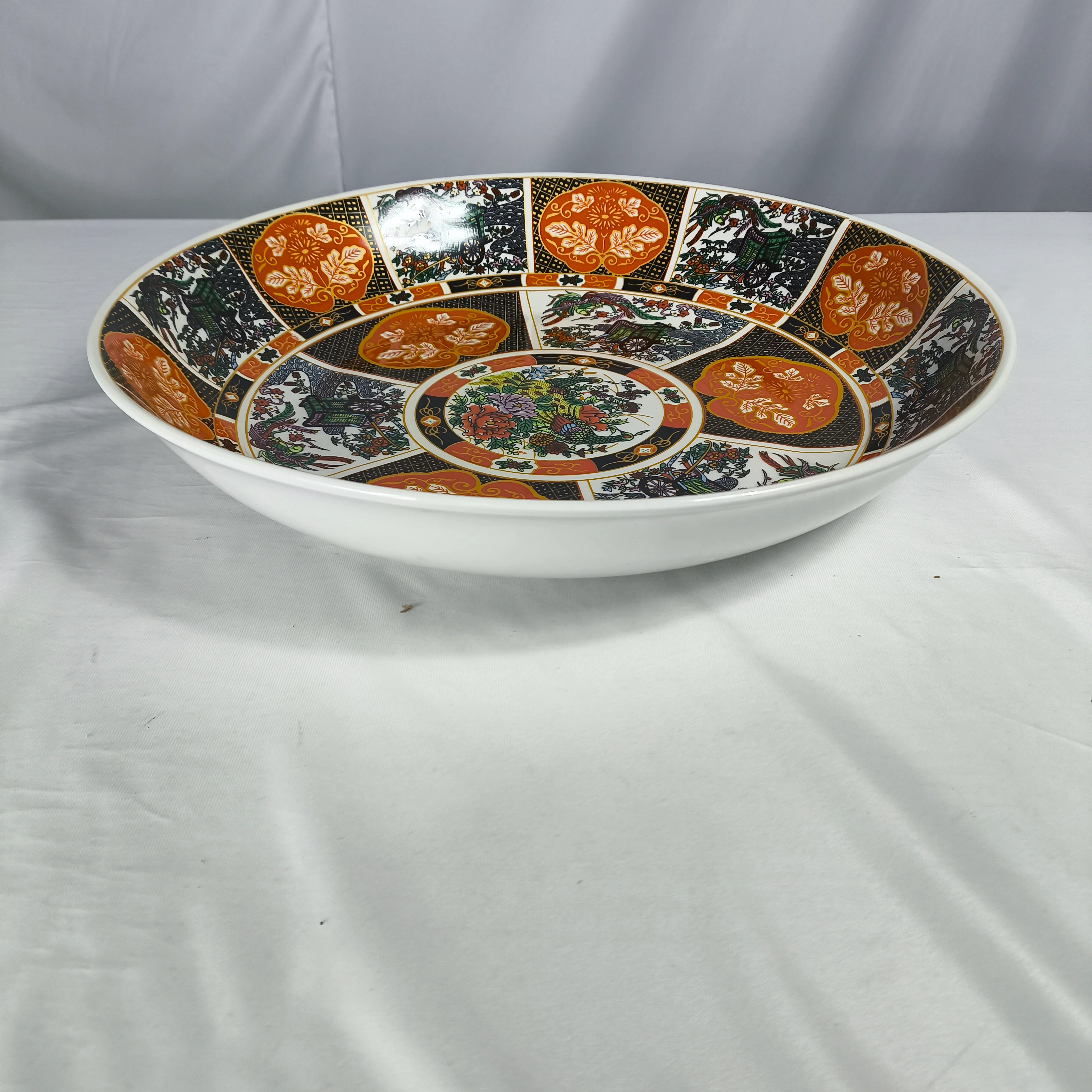 Plato Tauss Hondo de Cerámica Decorado 16" / 40,64cm – Diseño Oriental Clásico en Tonos Naranja y Negro - Image 3