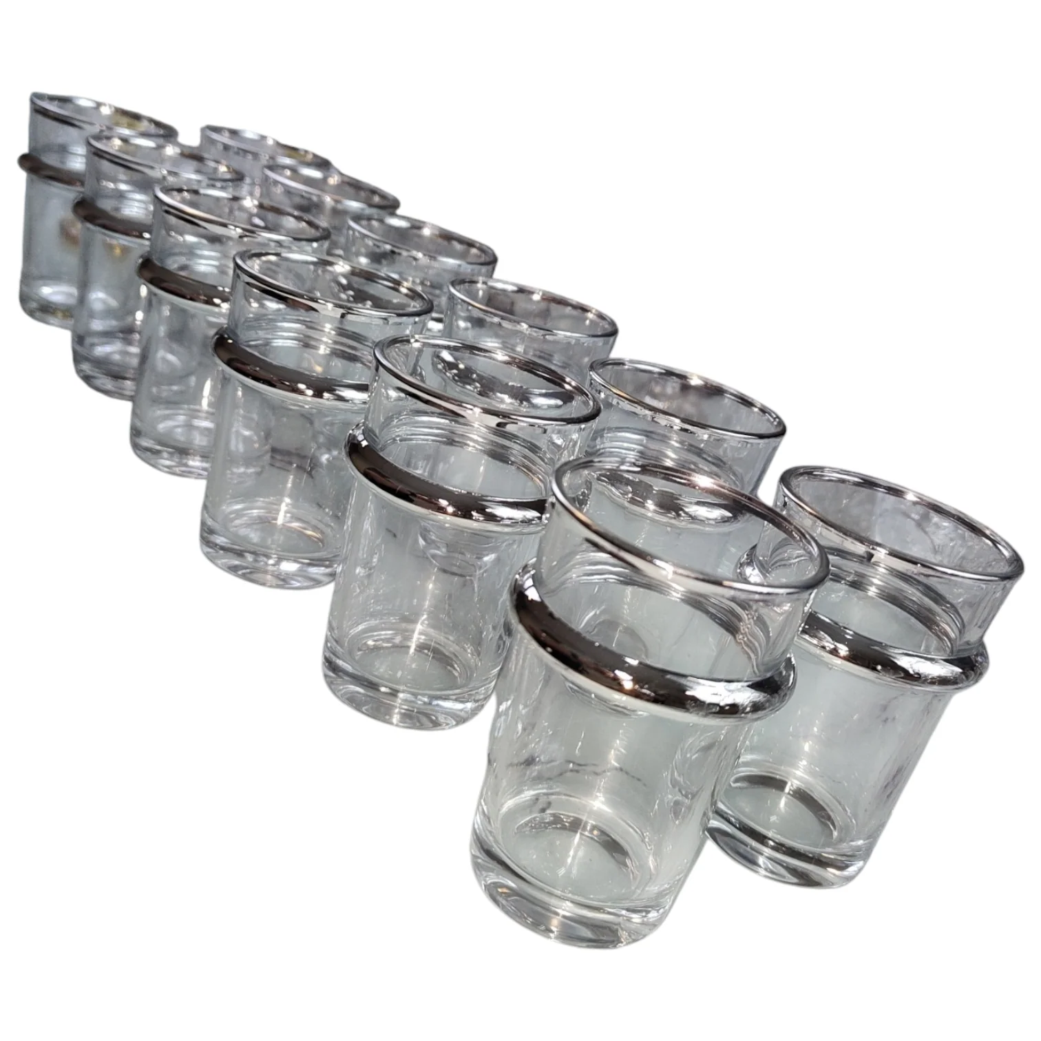 Set de 12 Vasos de Té – Elegancia en Plateado - Image 3