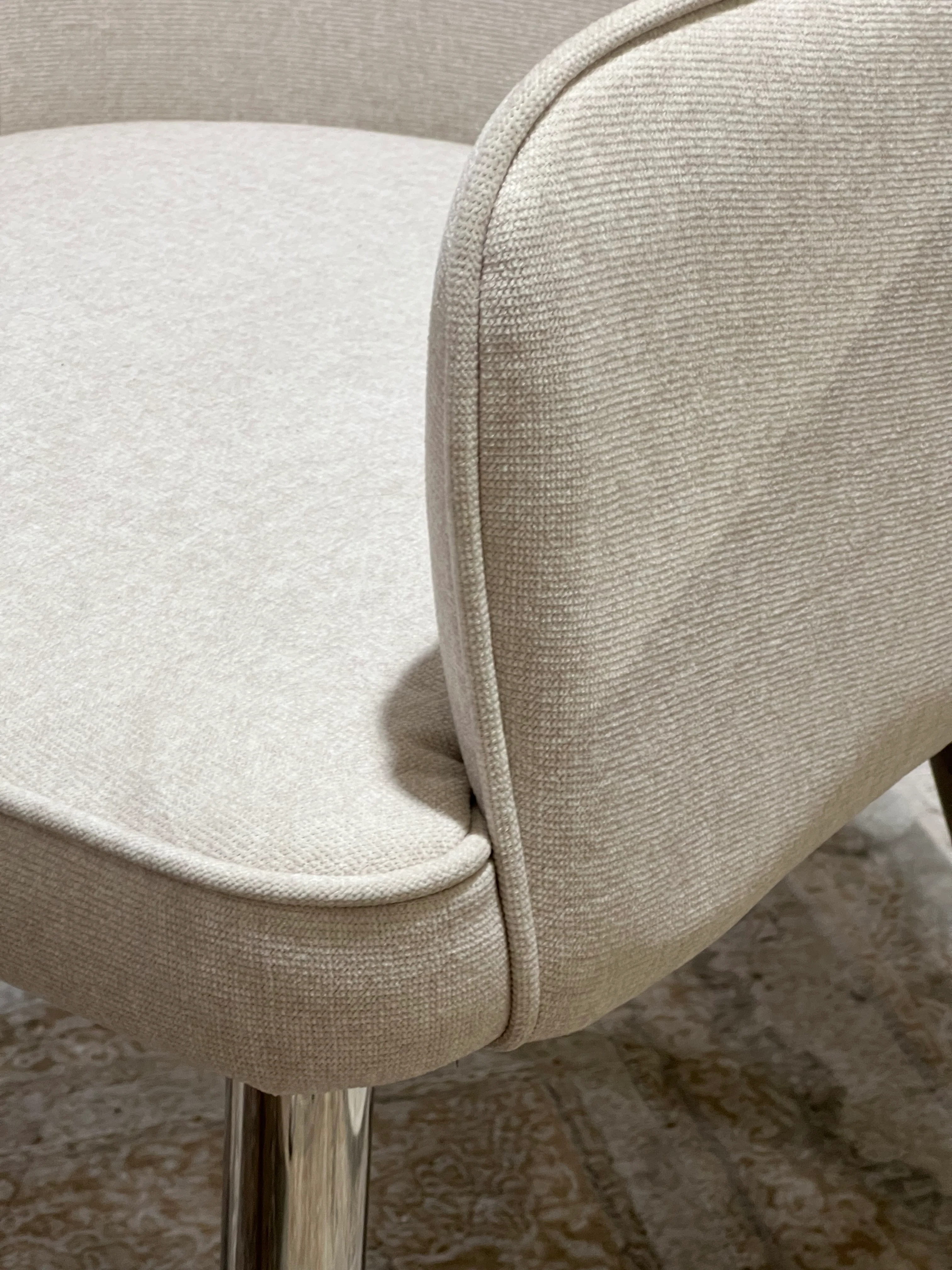 ✨ Silla MODELO NALA tapizada beige con patas cromadas – Diseño moderno, confort y elegancia ✨ - Image 6