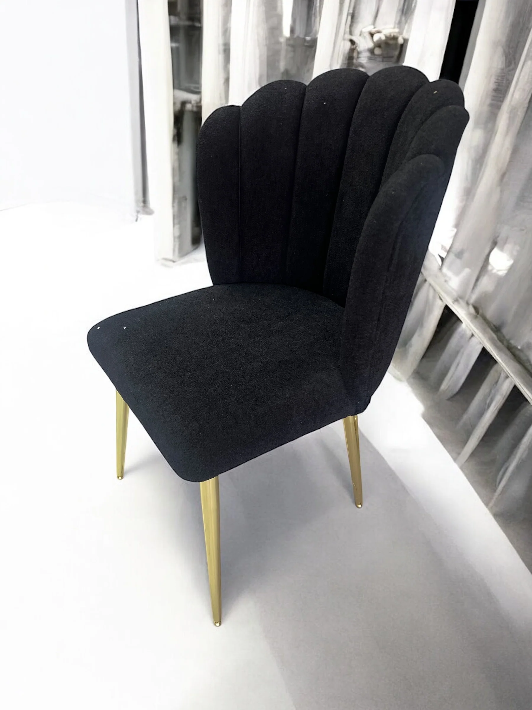 Silla tela bouclé PAPATYAV28 color negro, patas de metal dorado - Image 6