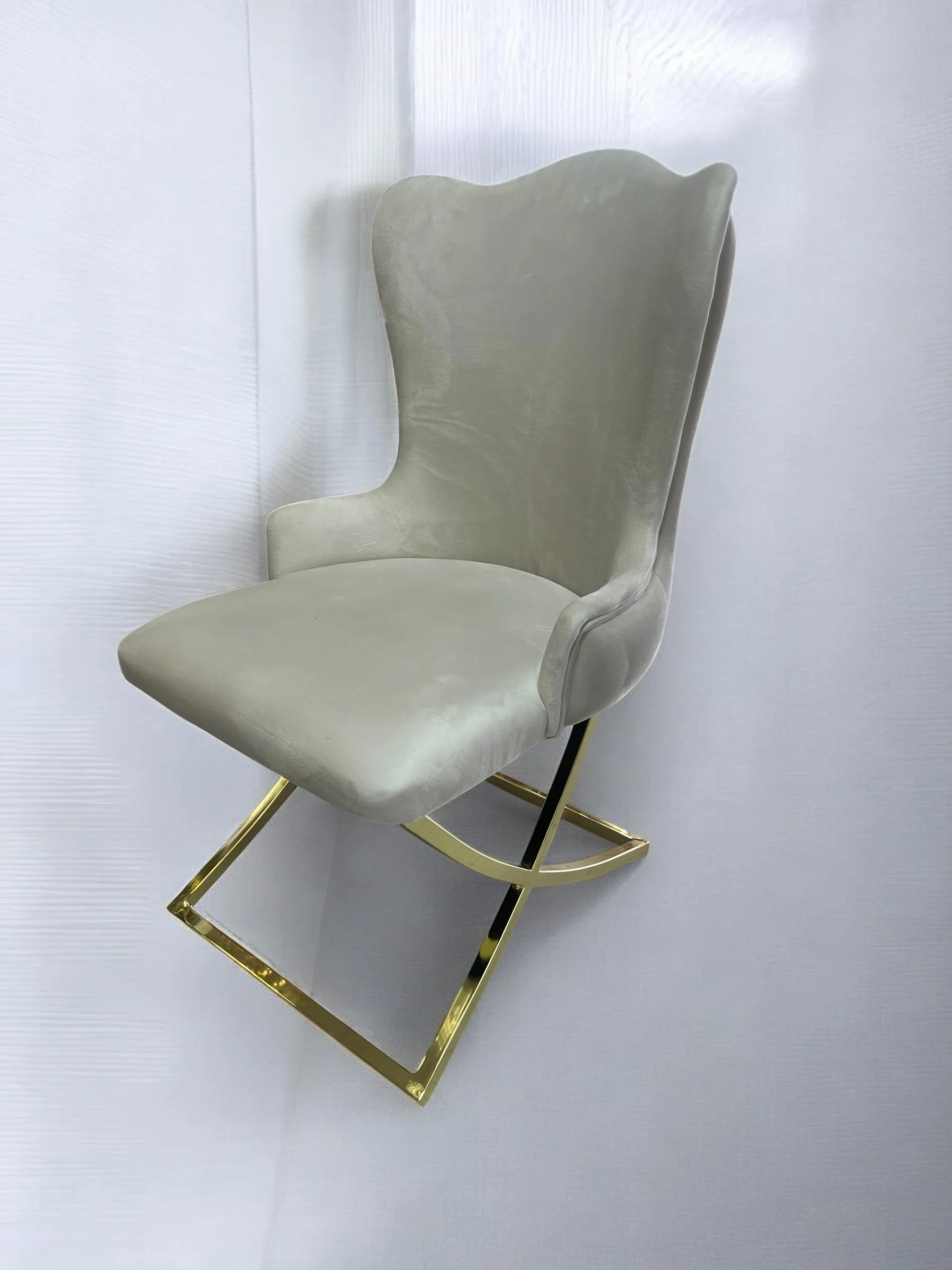 Silla terciopelo BELINDAV01 color beig claro, patas de metal dorado - Image 16