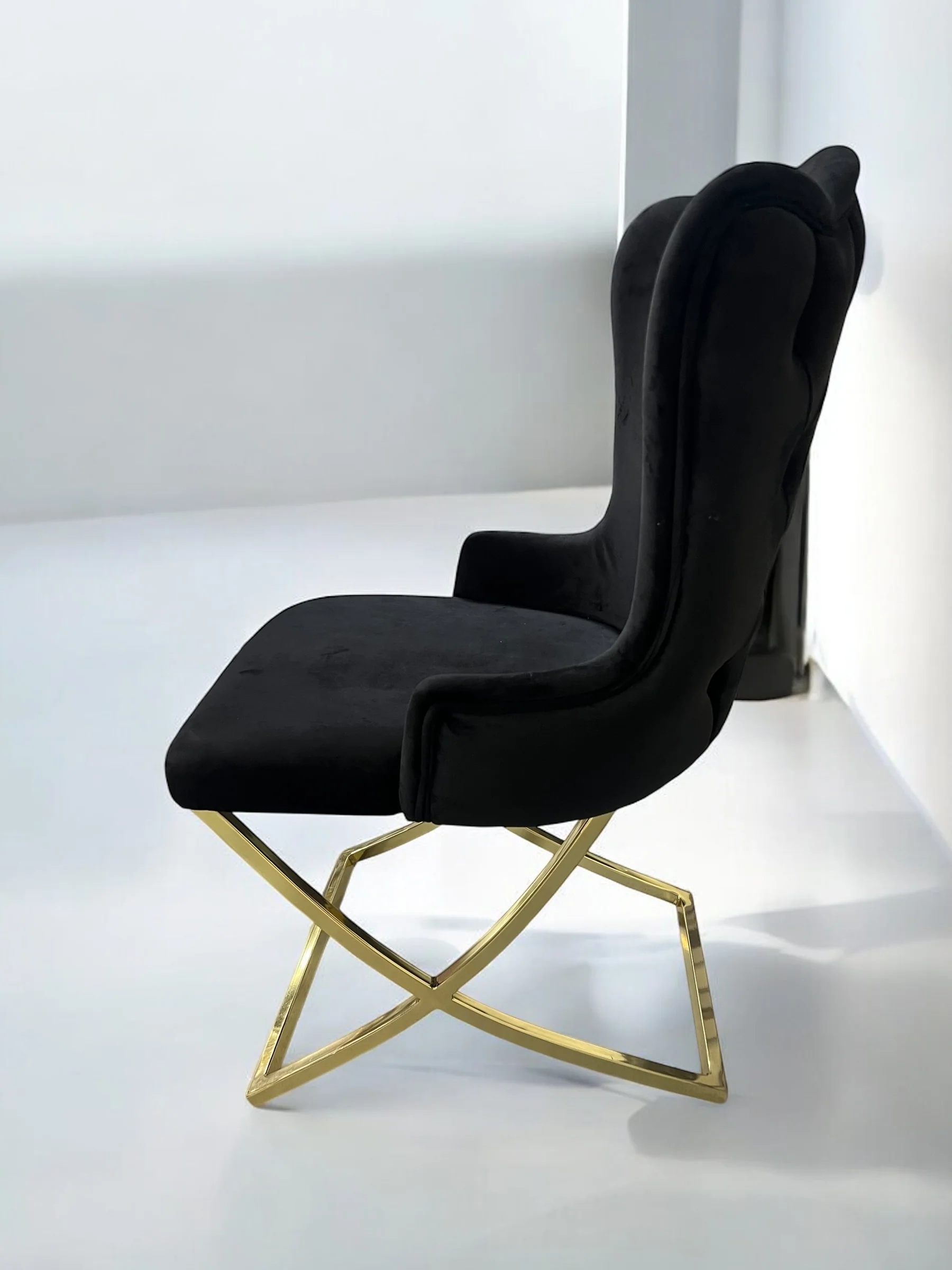 Silla terciopelo BELINDAV28 color negro, patas de metal dorado - Image 3