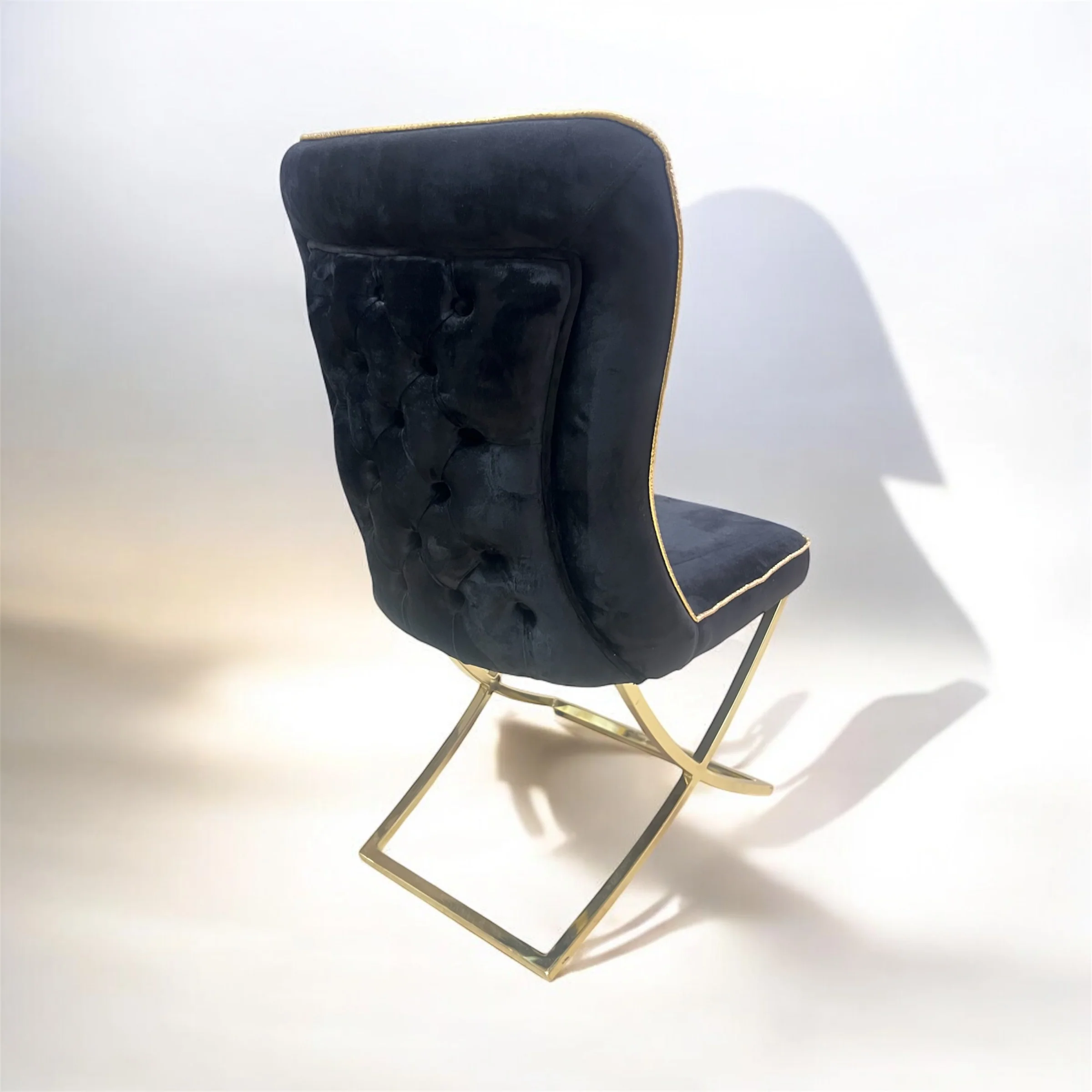 Silla terciopelo BONGOKING para comedor negro dorado , patas de metal dorado - Image 2