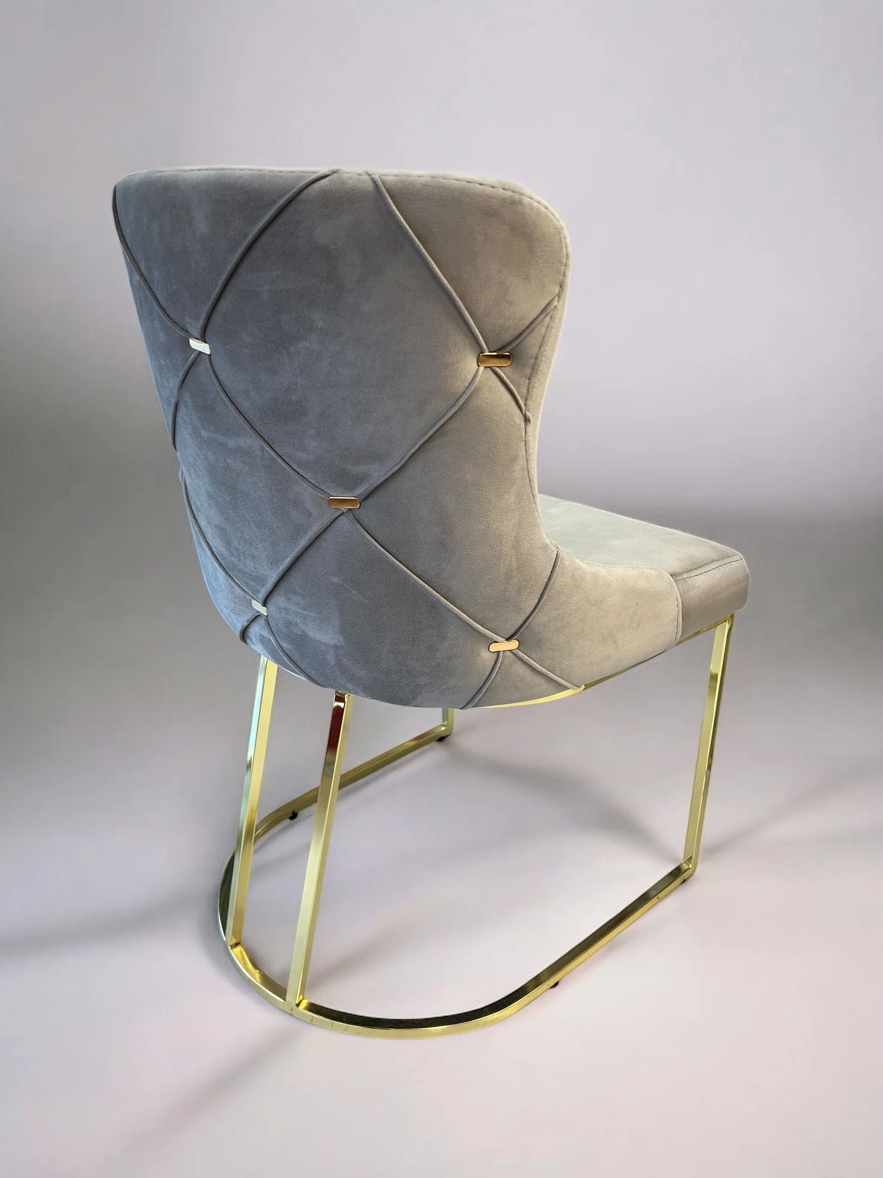 Silla terciopelo modelo RIMINI04 color dorado, patas de metal dorado